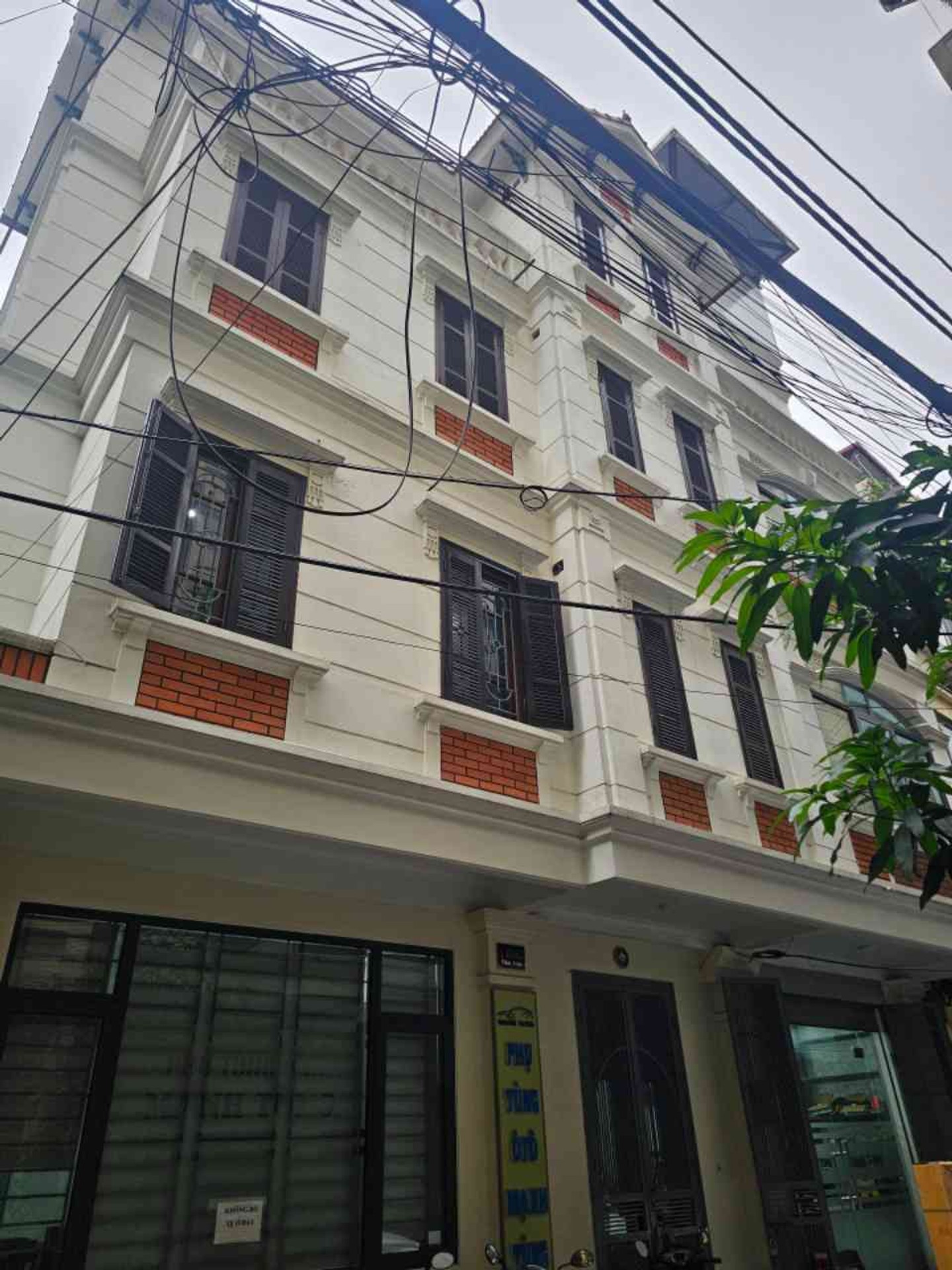 Bán nhà B11C - diện tích 62m2 4 tầng - Lô góc, 3 mặt thoáng - giá 29,8 tỷ