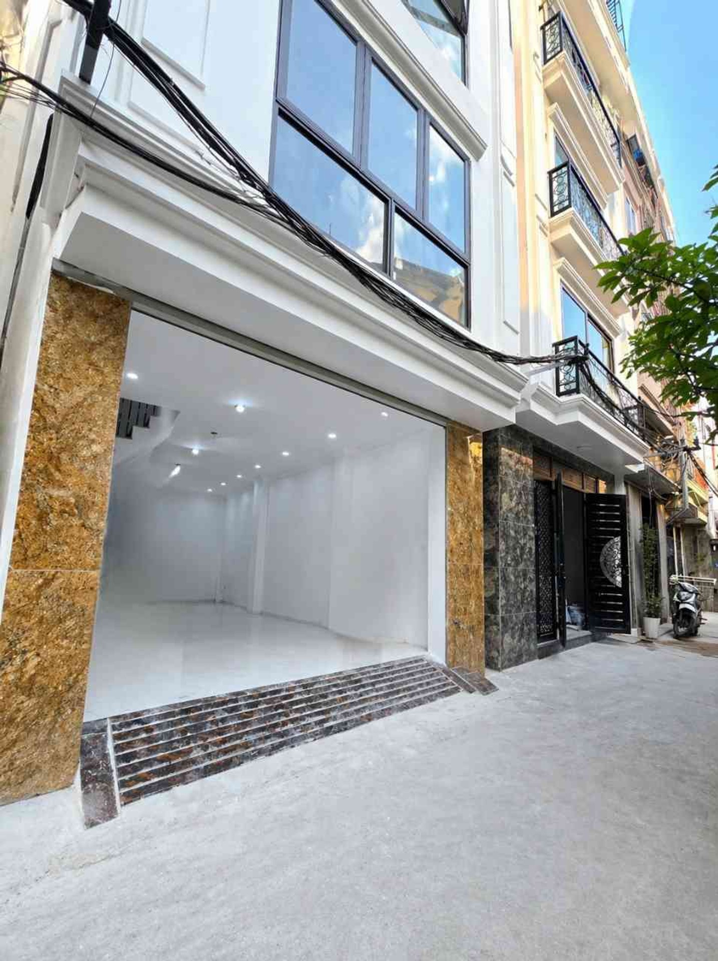 Bán nhà Ngũ Nhạc - diện tích 61m2 6 tầng - Nhà thang máy, mới keng - giá 15,6 tỷ