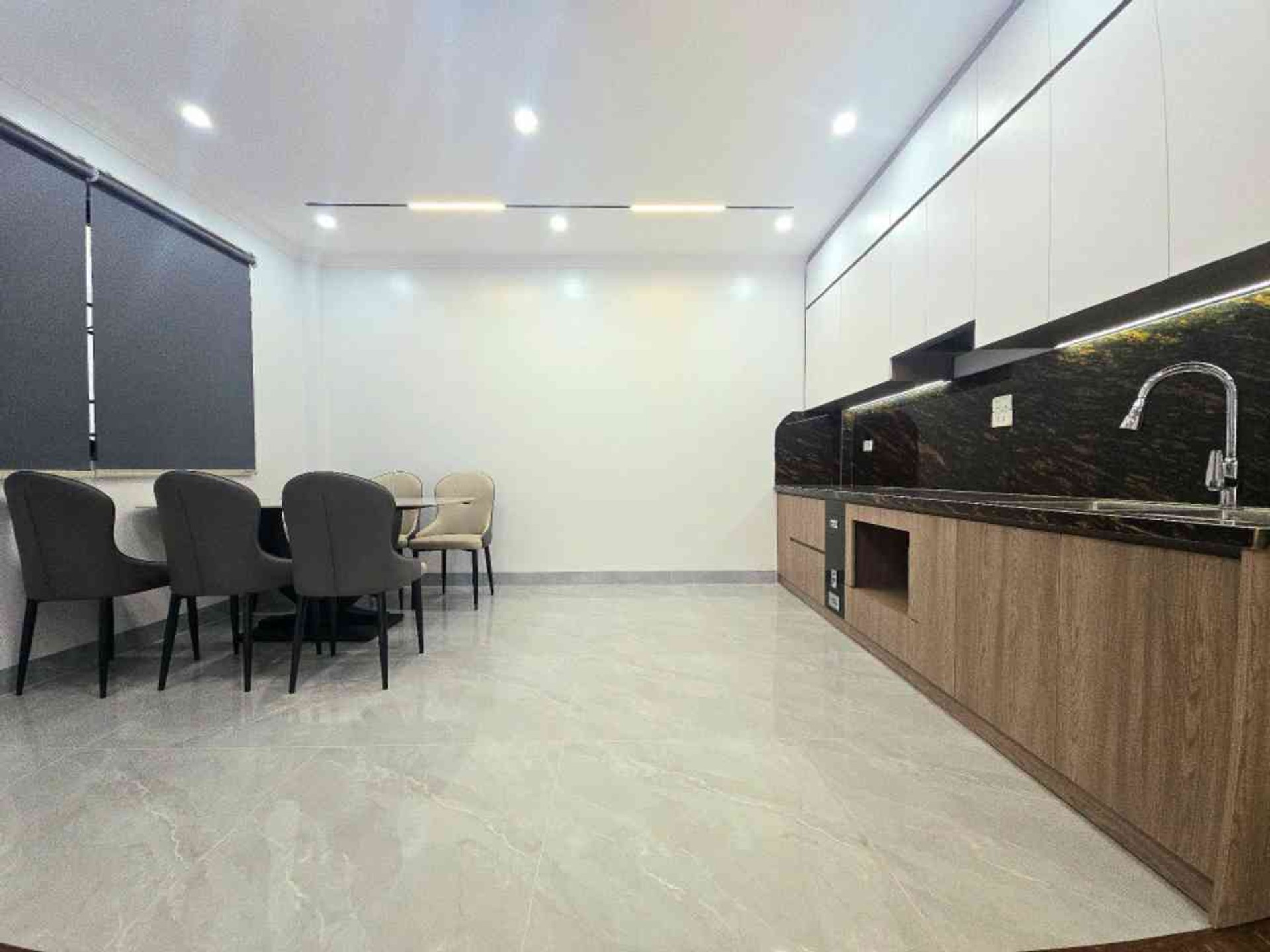 Bán nhà Ngũ Nhạc - diện tích 61m2 6 tầng - Nhà thang máy, mới keng - giá 15,6 tỷ