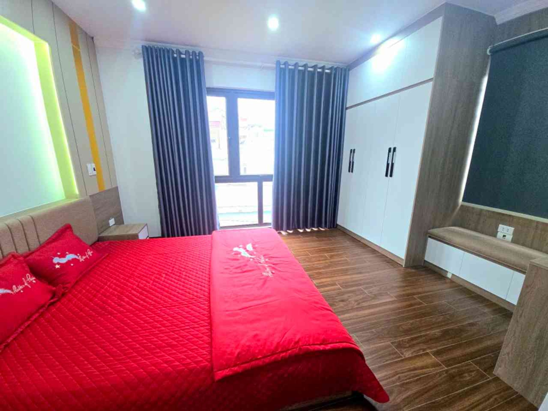Bán nhà Ngũ Nhạc - diện tích 61m2 6 tầng - Nhà thang máy, mới keng - giá 15,6 tỷ
