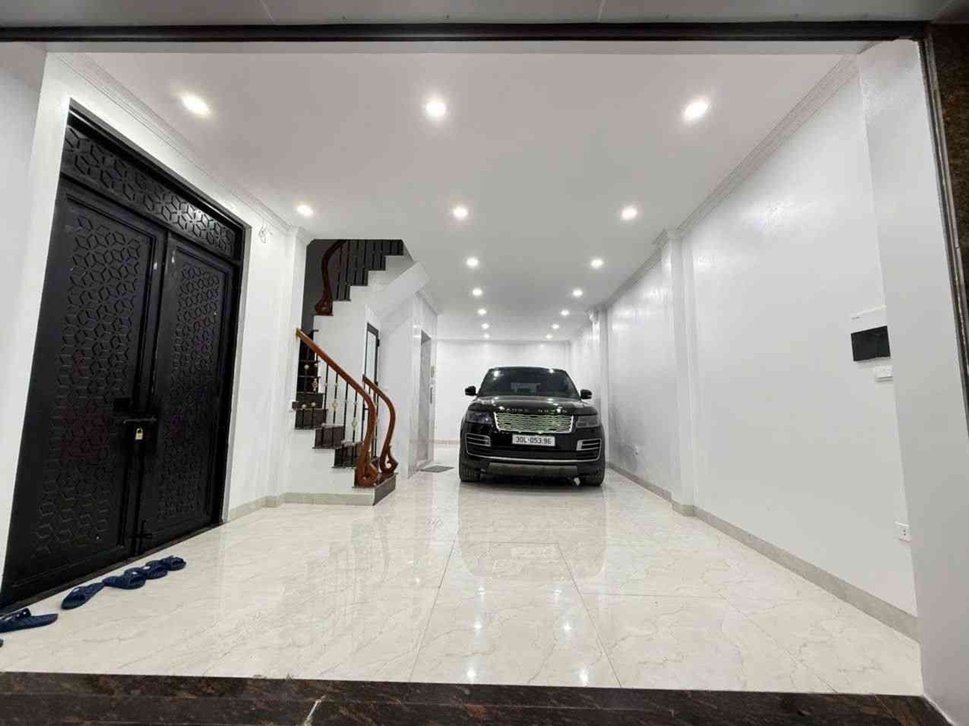 Bán nhà Ngũ Nhạc - diện tích 61m2 6 tầng - Nhà thang máy, mới keng - giá 15,6 tỷ