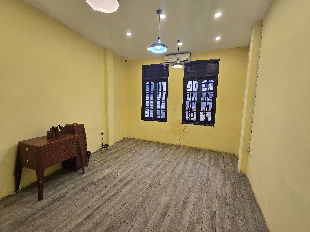 Bán nhà Nguyễn Chí Thanh - diện tích 45m2 4 tầng - Ô TÔ TRÁNH - giá 25 tỷ