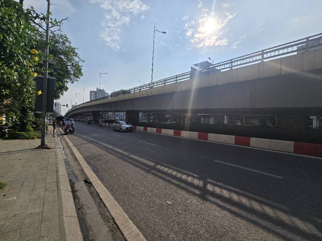 Bán nhà Nguyễn Chí Thanh - diện tích 45m2 4 tầng - Ô TÔ TRÁNH - giá 25 tỷ