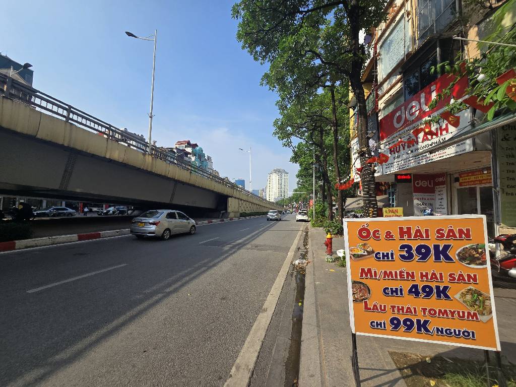 Bán nhà Nguyễn Chí Thanh - diện tích 45m2 4 tầng - Ô TÔ TRÁNH - giá 25 tỷ