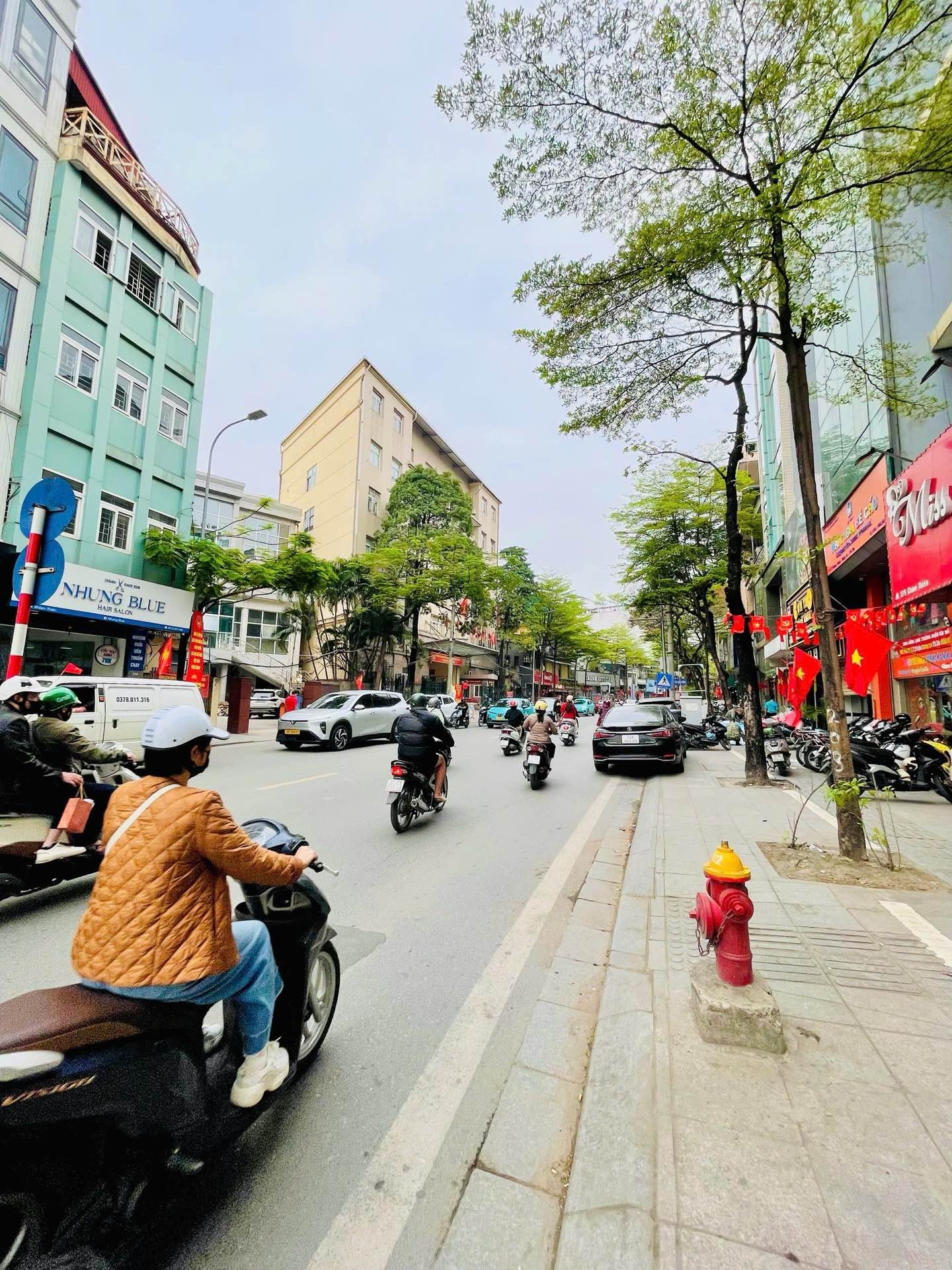 Bán nhà Khâm Thiên - diện tích 60m2 5 tầng - Mặt phố siêu trung tâm - giá 37 tỷ