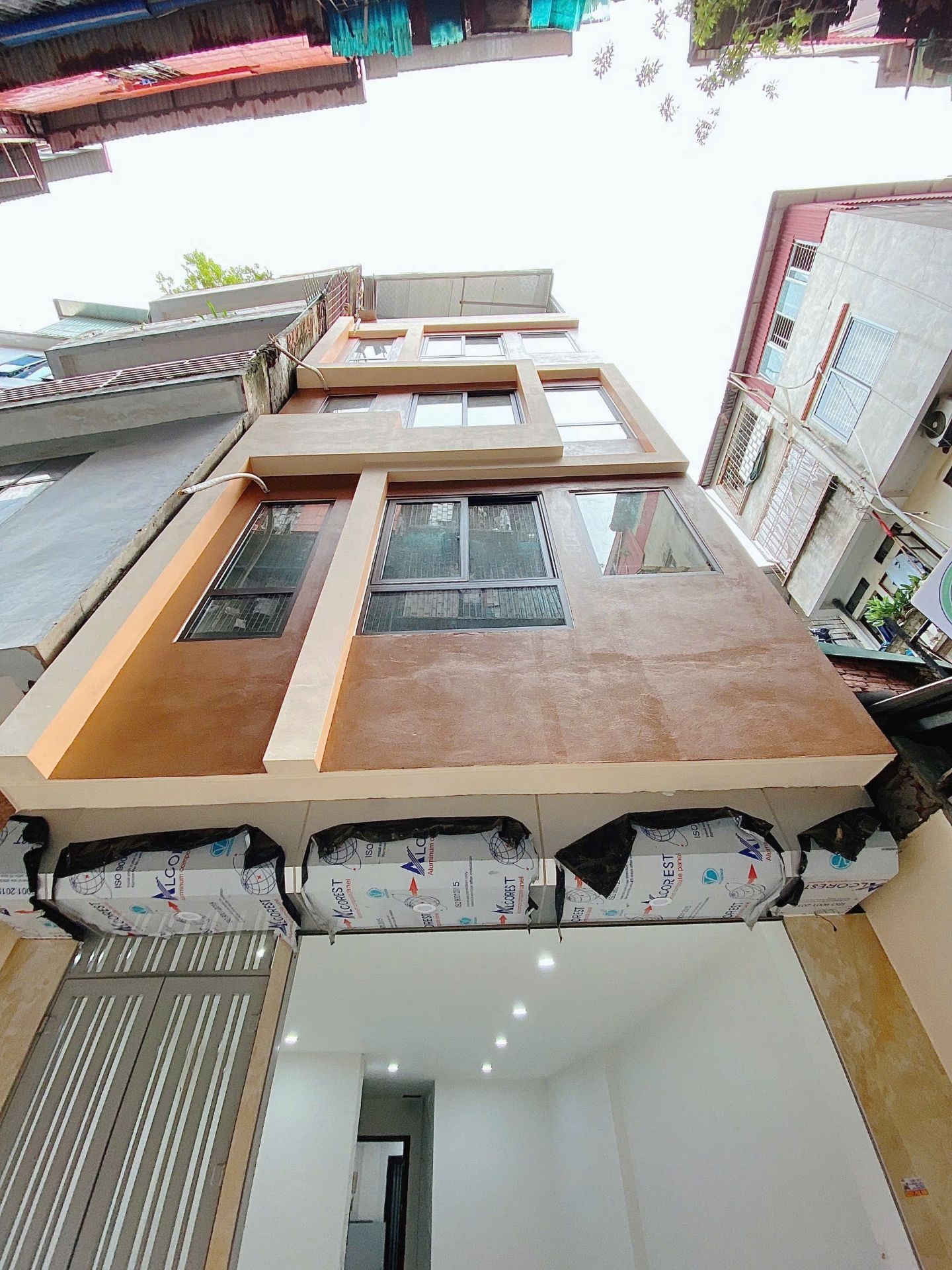 Bán nhà Hoàng Mai - diện tích 81m2 6 tầng - Ô tô tránh - giá 18 tỷ