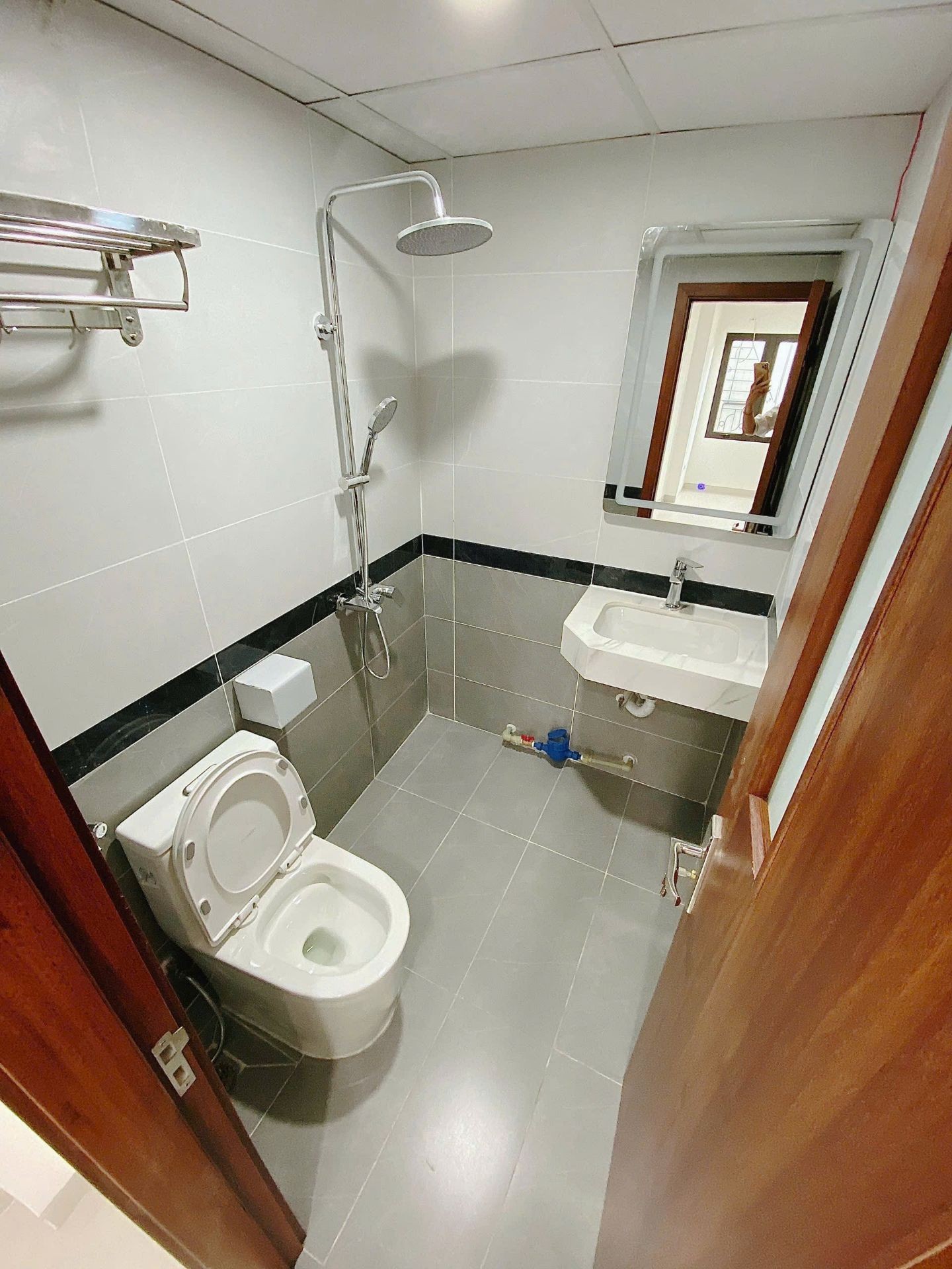 Bán nhà Hoàng Mai - diện tích 81m2 6 tầng - Ô tô tránh - giá 18 tỷ