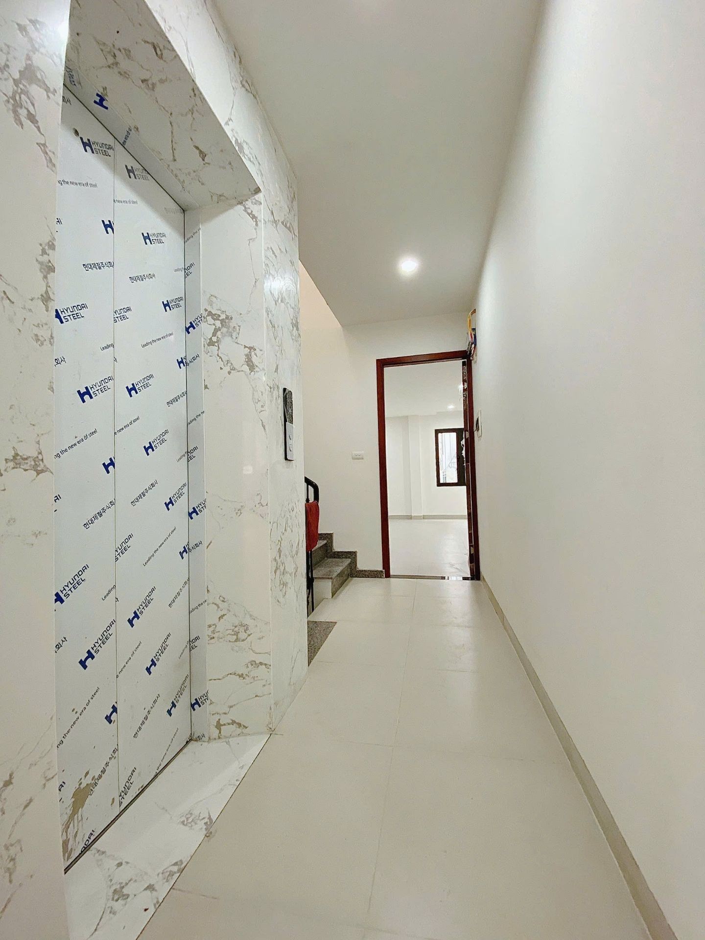 Bán nhà Hoàng Mai - diện tích 81m2 6 tầng - Ô tô tránh - giá 18 tỷ
