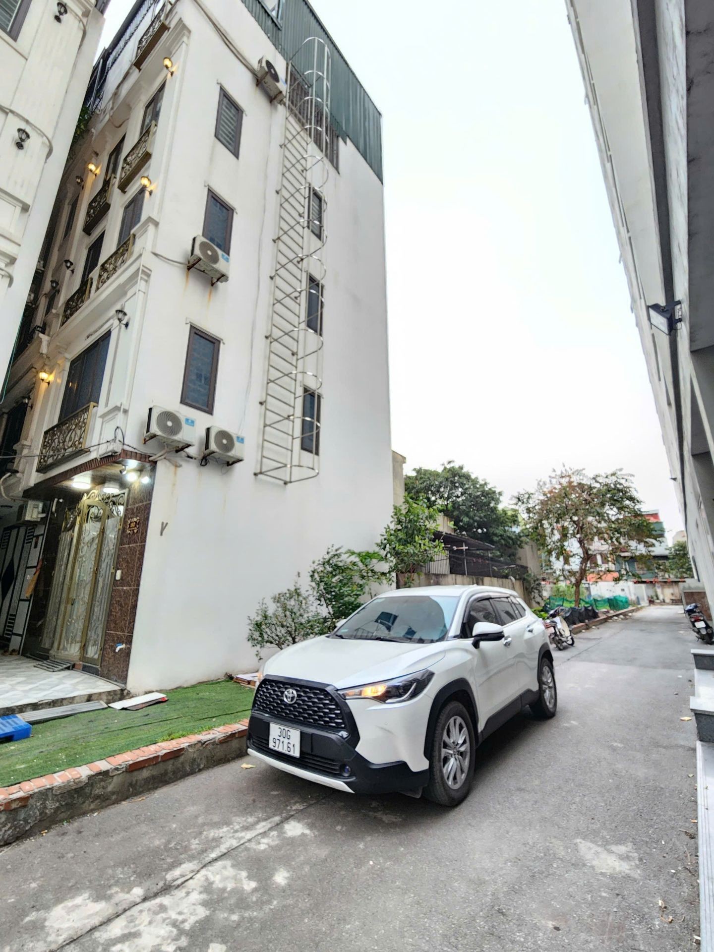 Bán nhà Khuyến Lương - diện tích 32m2 6 tầng - Ô TÔ ĐỖ CỬA - giá 7,9 tỷ