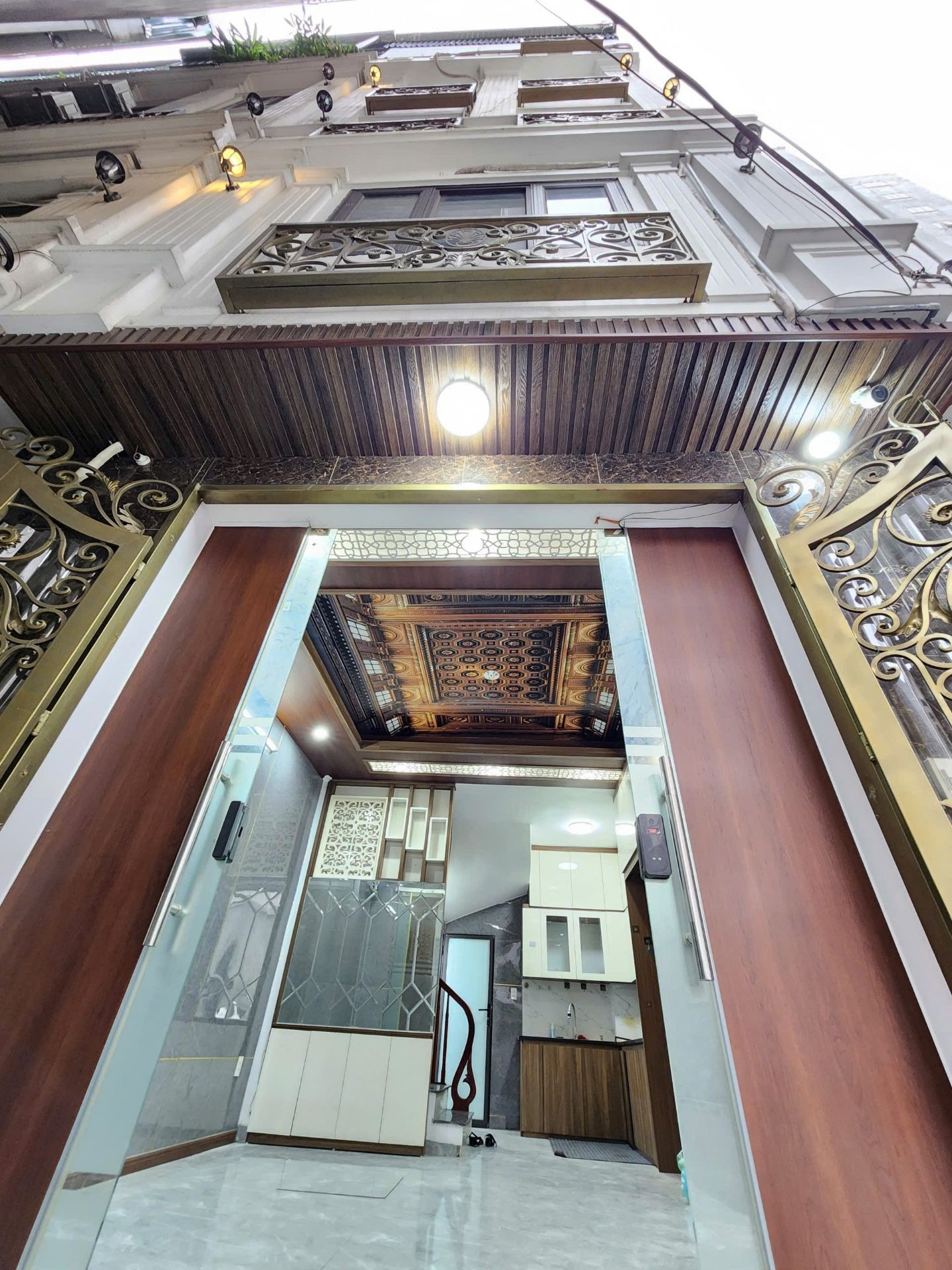 Bán nhà Khuyến Lương - diện tích 32m2 6 tầng - Ô TÔ ĐỖ CỬA - giá 7,9 tỷ
