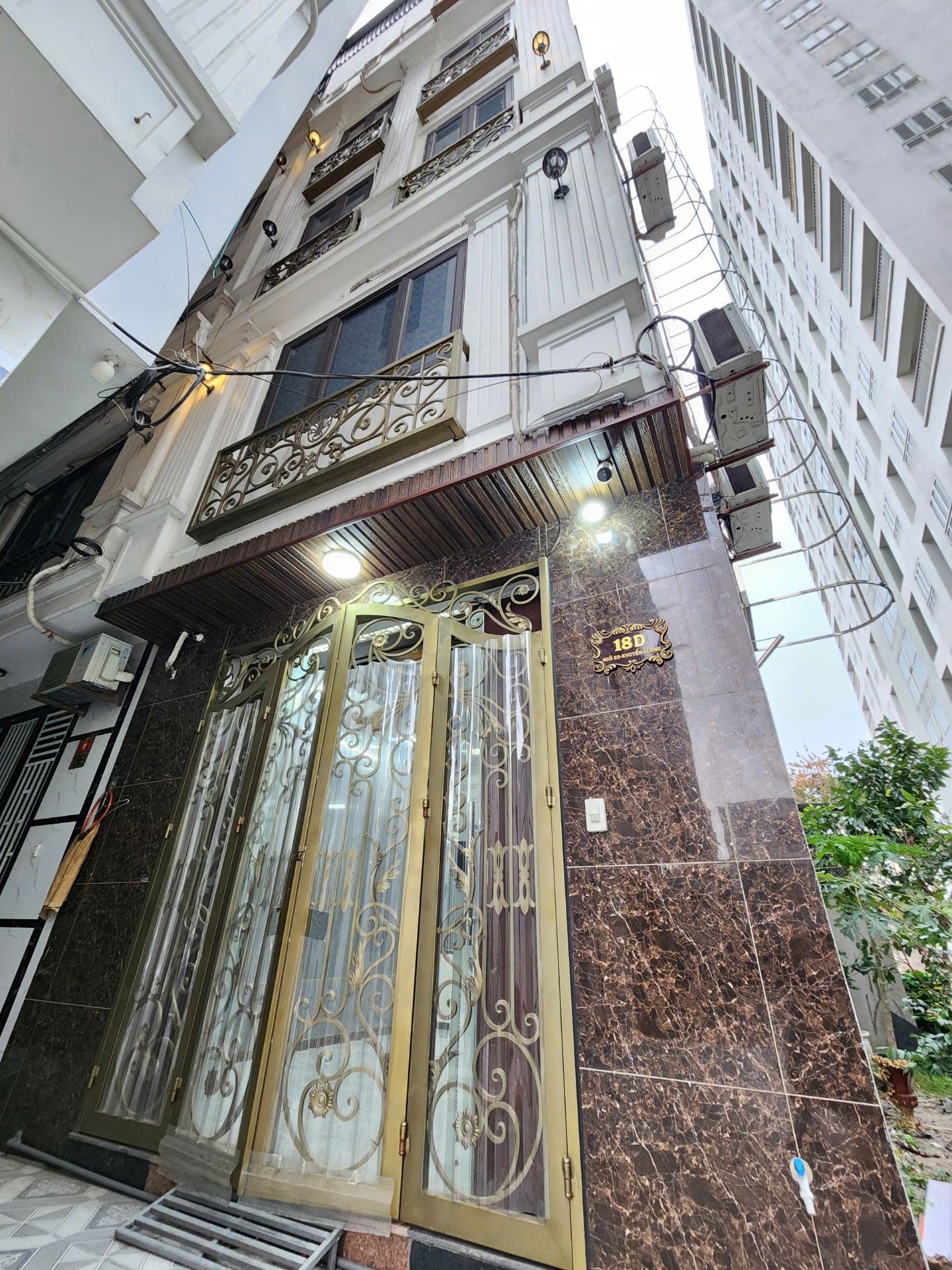Bán nhà Khuyến Lương - diện tích 32m2 6 tầng - Ô TÔ ĐỖ CỬA - giá 7,9 tỷ