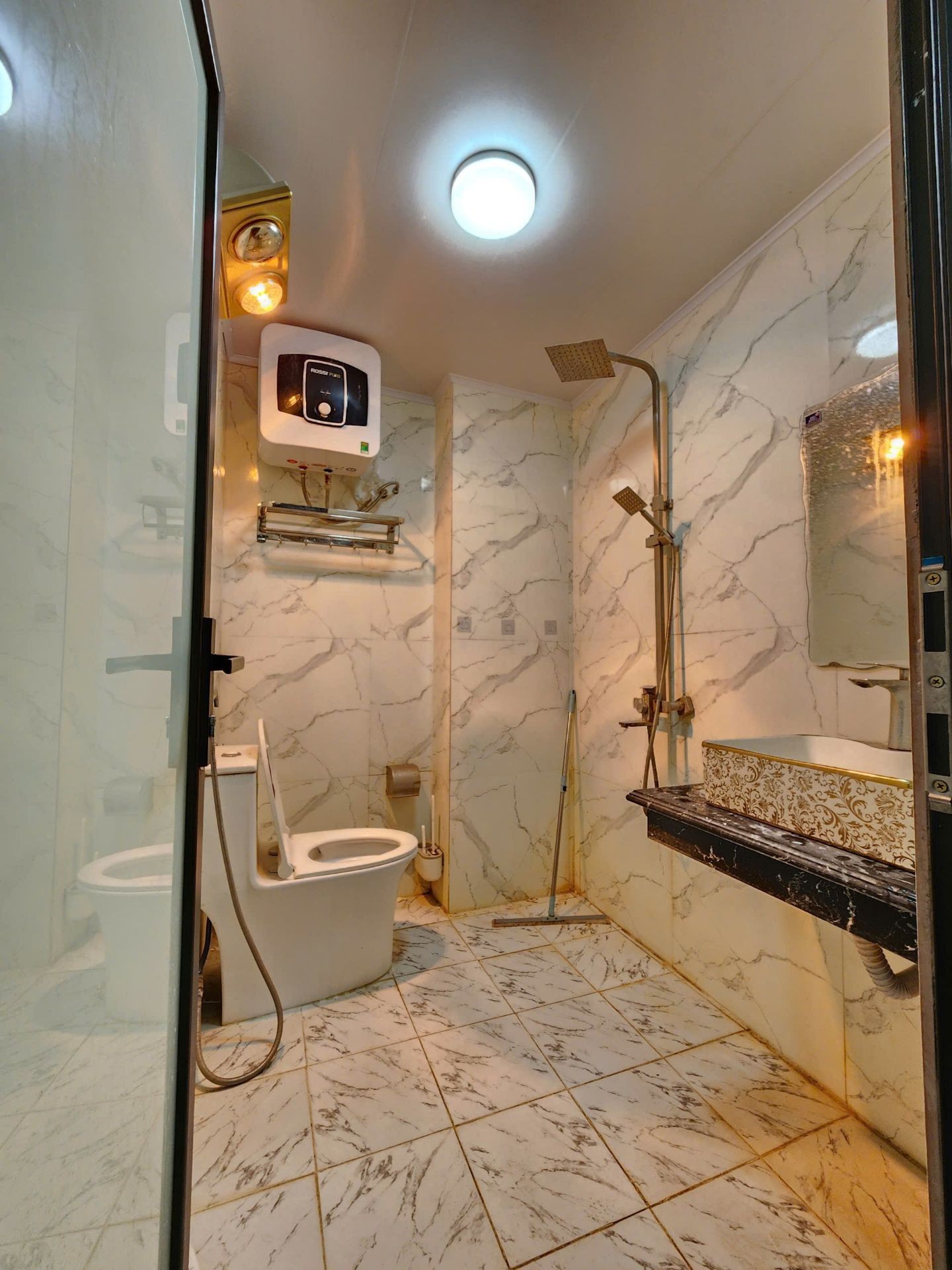 Bán nhà Khuyến Lương - diện tích 32m2 6 tầng - Ô TÔ ĐỖ CỬA - giá 7,9 tỷ