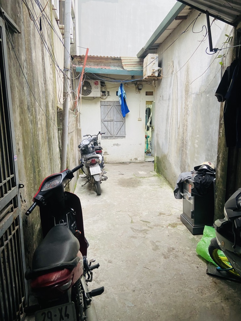 Bán nhà Nguyễn Xiển - diện tích 143m2 1 tầng - ô tô tránh - giá 45 tỷ