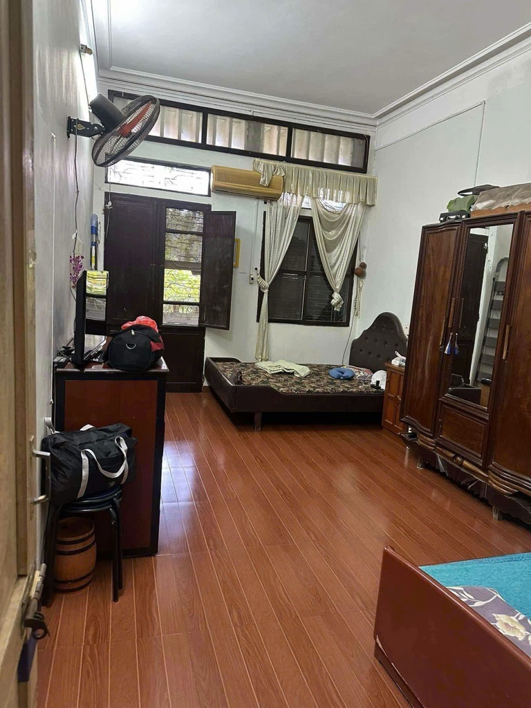 Bán nhà Đặng Tiến Đông - diện tích 77m2 4 tầng - Mặt phố, kinh doanh sầm uất - giá 34,7 tỷ