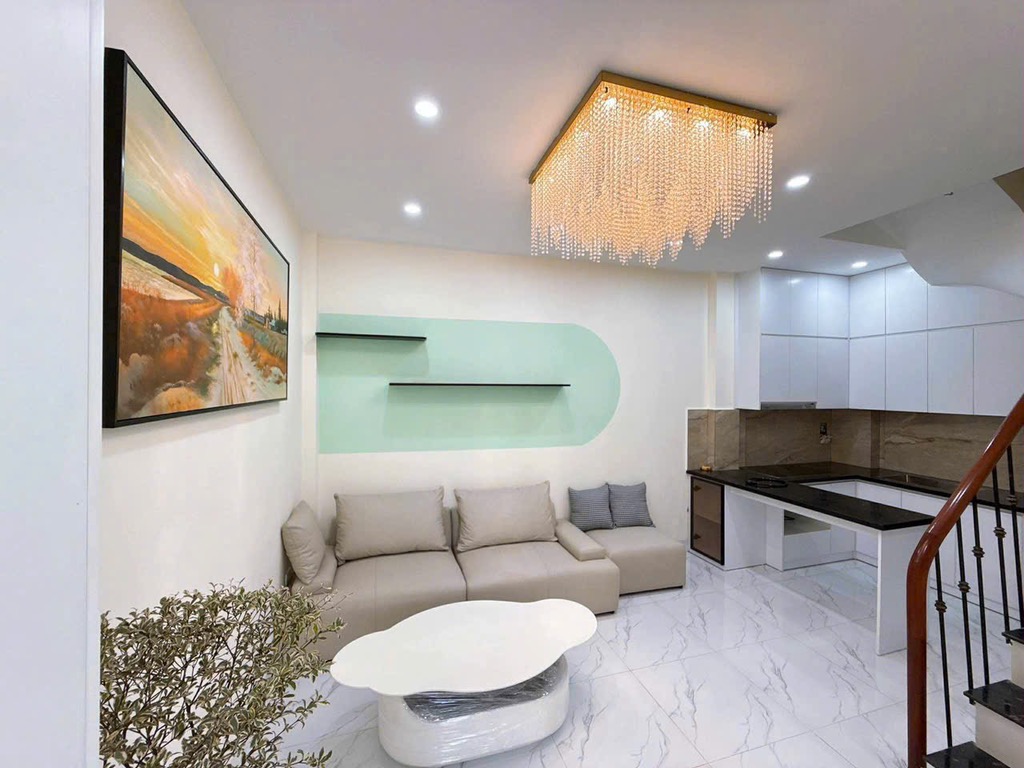 Bán nhà Trương Định - diện tích 36m2 5 tầng - Ngõ nông 3 gác, cách ô tô tránh 20m - giá 6,9 tỷ