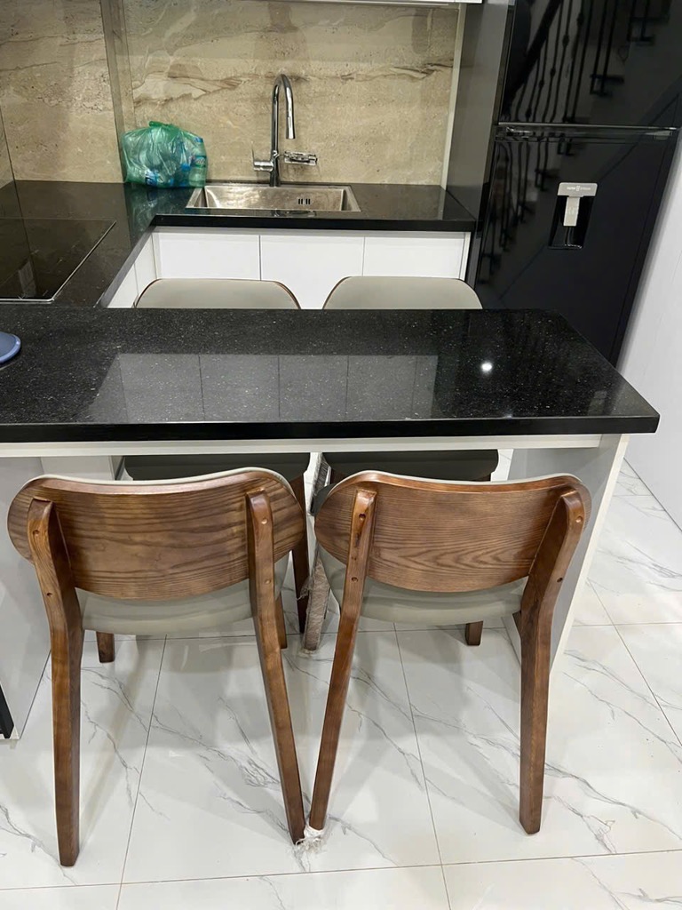 Bán nhà Trương Định - diện tích 36m2 5 tầng - Ngõ nông 3 gác, cách ô tô tránh 20m - giá 6,9 tỷ