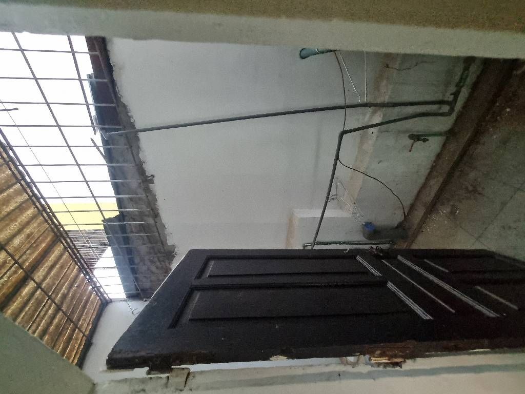 Bán nhà Lê Trọng Tấn - diện tích 42m2 2 tầng - gần ô tô - giá 2,55 tỷ