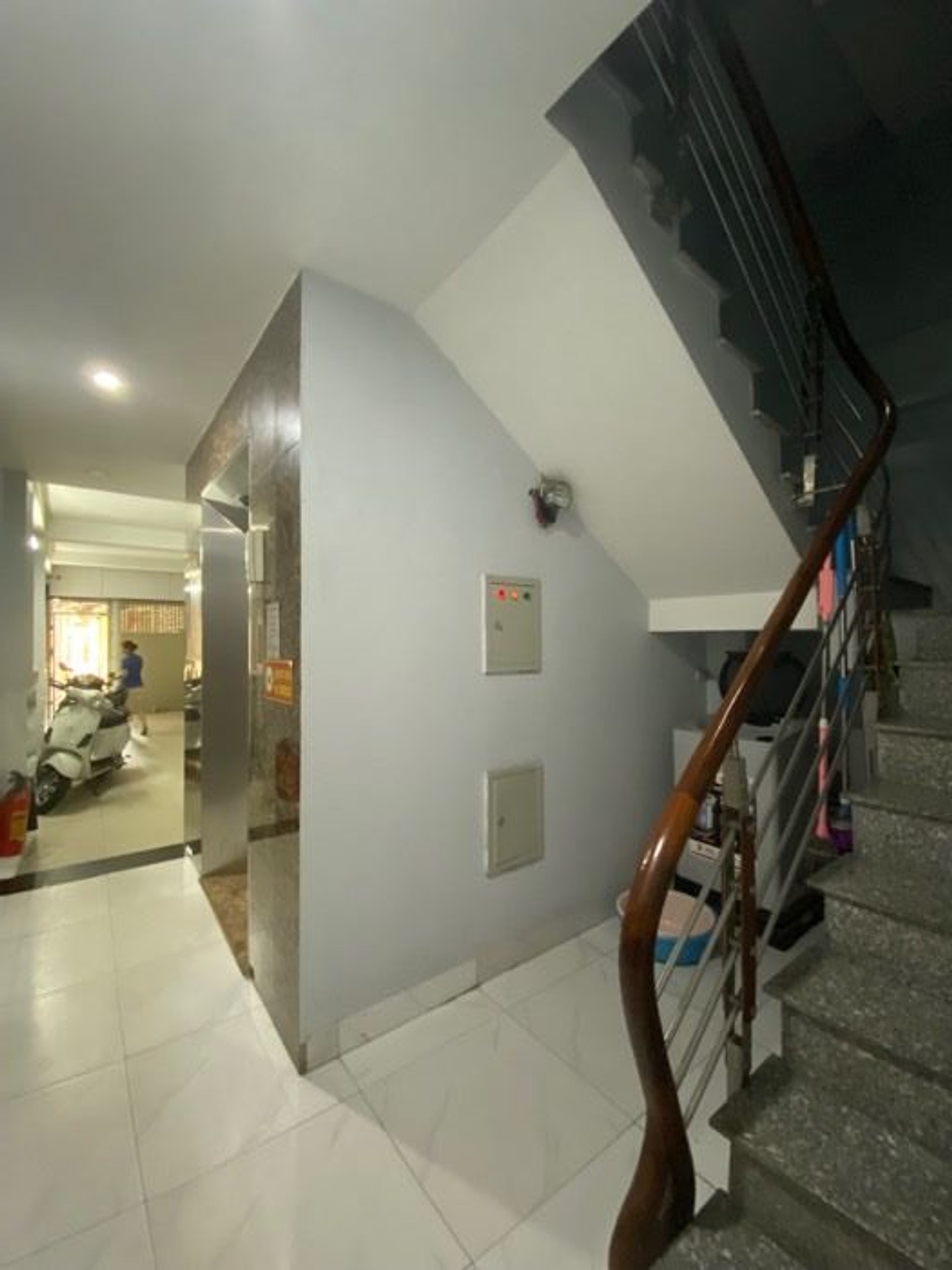 Bán nhà Dương Văn Bé - diện tích 112m2 6 tầng - Ô tô đỗ - giá 25 tỷ