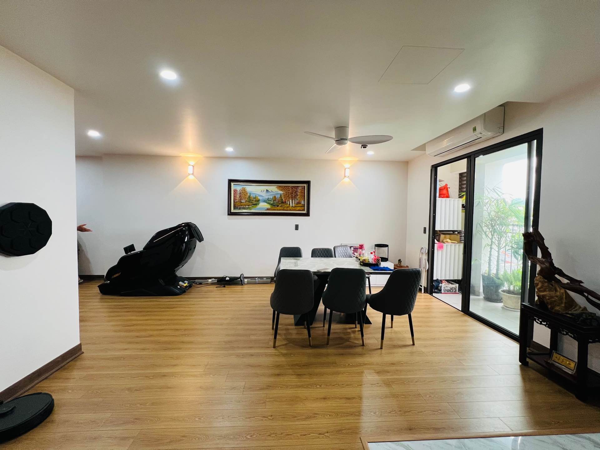Bán nhà Lĩnh Nam - diện tích 96m2 1 tầng - Căn hộ lô góc hai thoáng - giá 8,4 tỷ