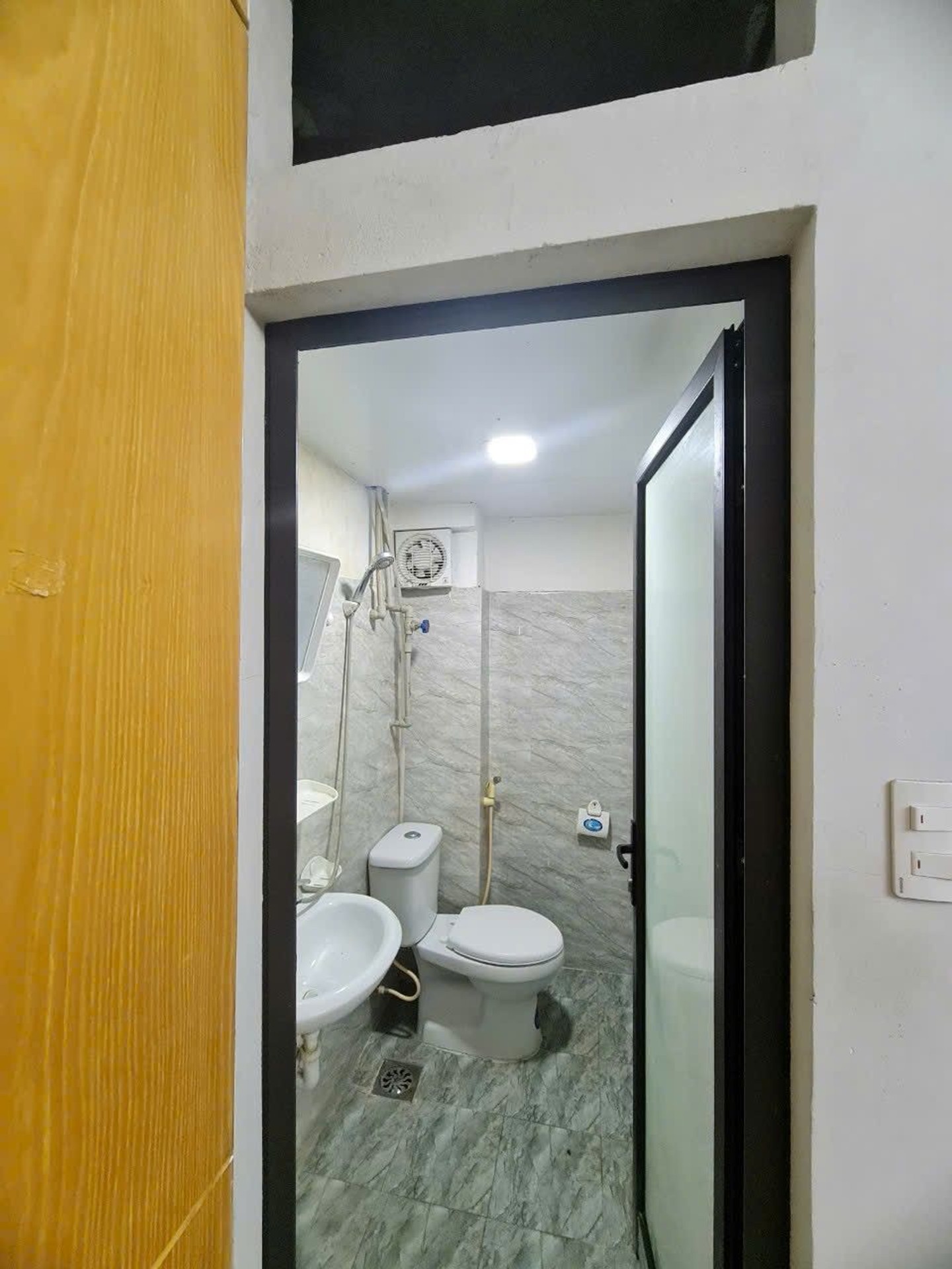 Bán nhà Chùa Láng - diện tích 97m2 8 tầng - Lô góc 2 mặt thoáng - giá 33,5 tỷ