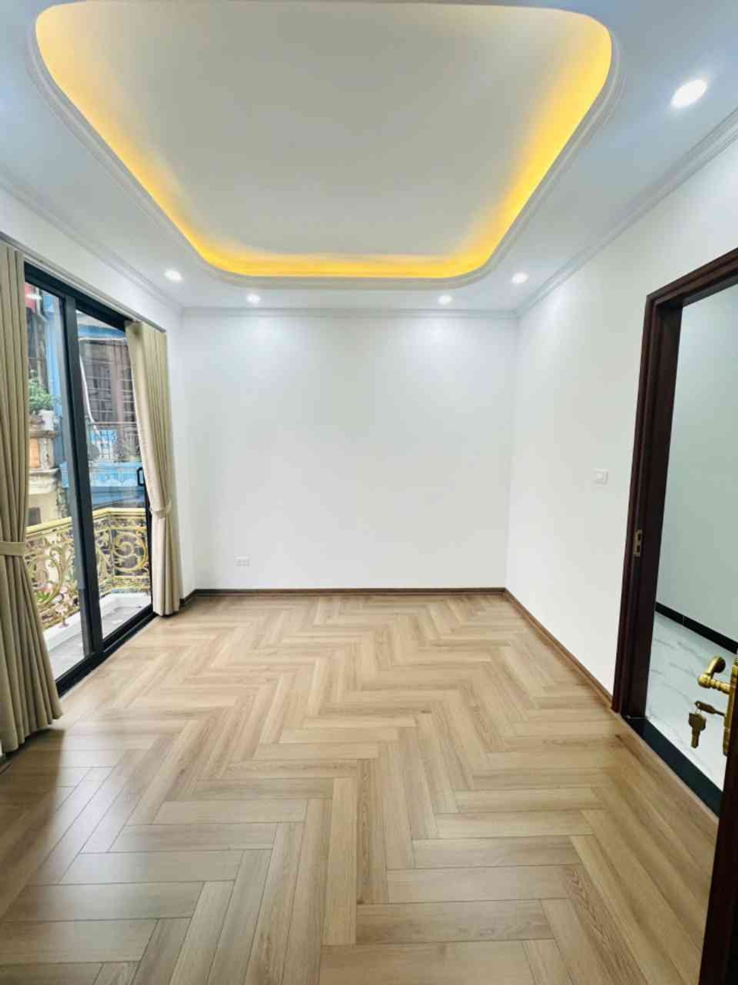 Bán nhà Minh Khai - diện tích 60m2 6 tầng - Ô TÔ TRÁNH, GARA Ô TÔ - giá 24 tỷ