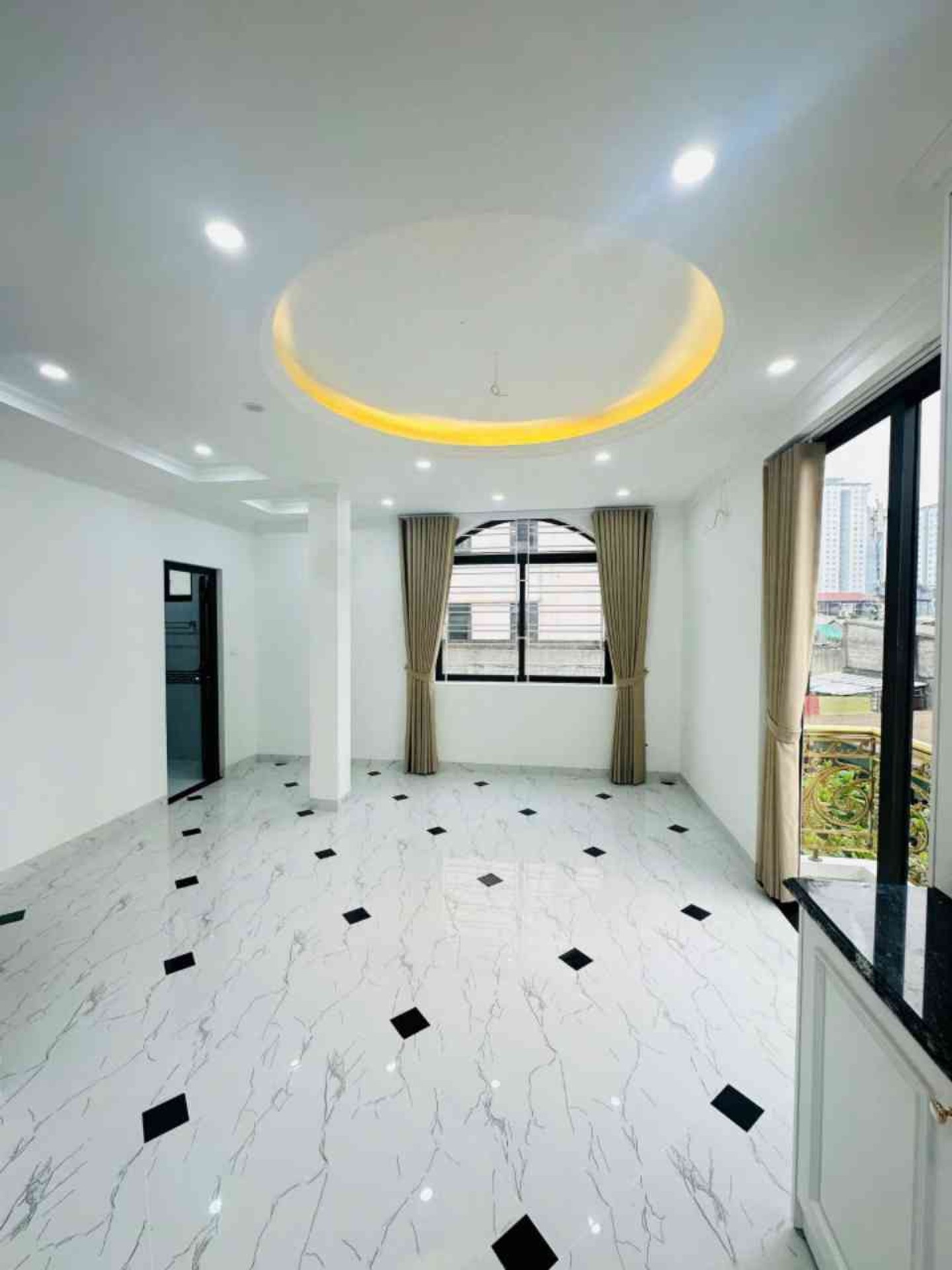 Bán nhà Minh Khai - diện tích 60m2 6 tầng - Ô TÔ TRÁNH, GARA Ô TÔ - giá 24 tỷ