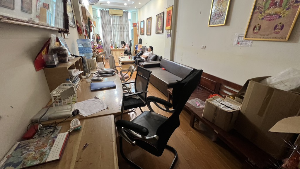 Bán nhà Chùa Láng - diện tích 58m2 4 tầng - Mặt phố kinh doanh sầm uất - giá 36 tỷ