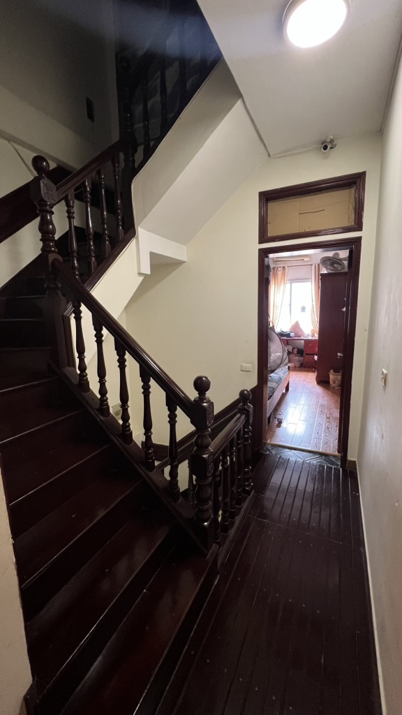 Bán nhà Chùa Láng - diện tích 58m2 4 tầng - Mặt phố kinh doanh sầm uất - giá 36 tỷ