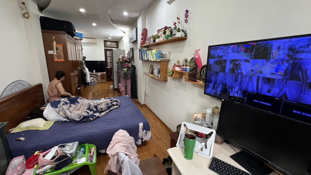 Bán nhà Chùa Láng - diện tích 58m2 4 tầng - Mặt phố kinh doanh sầm uất - giá 36 tỷ