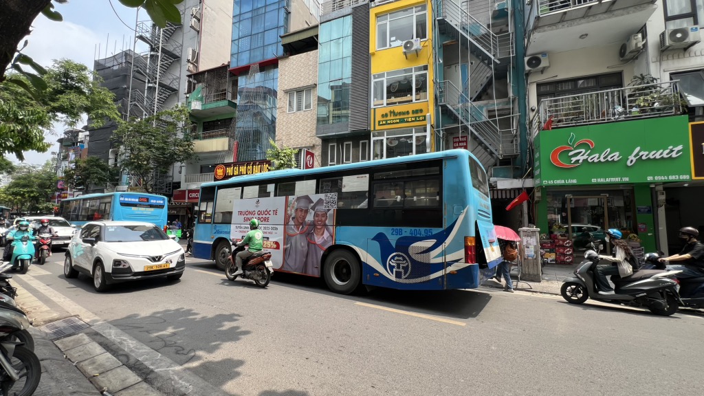 Bán nhà Chùa Láng - diện tích 58m2 4 tầng - Mặt phố kinh doanh sầm uất - giá 36 tỷ