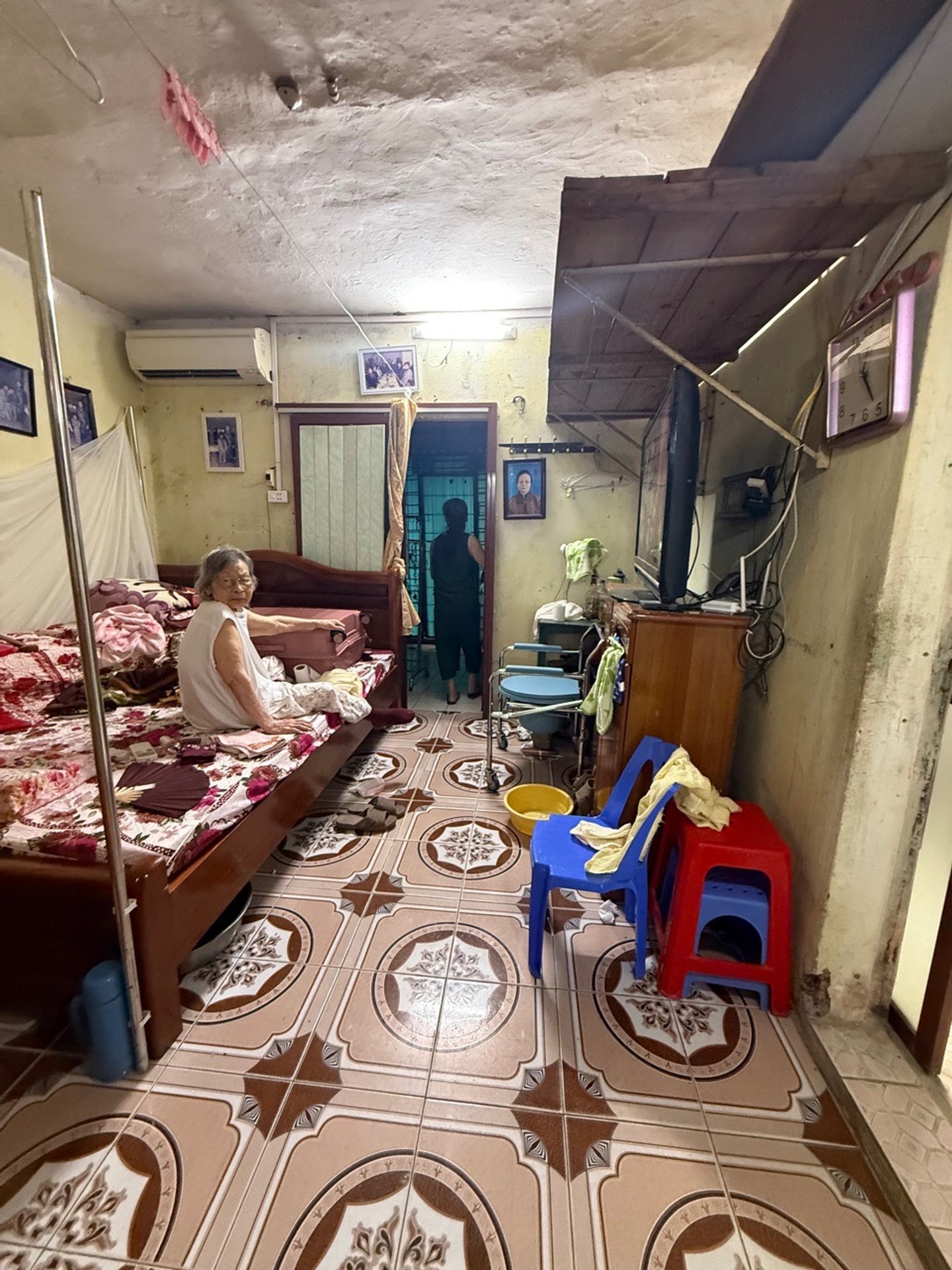 Bán nhà Quỳnh Mai - diện tích 50m2 1 tầng - Nhà Tập Thể - giá 3,2 tỷ