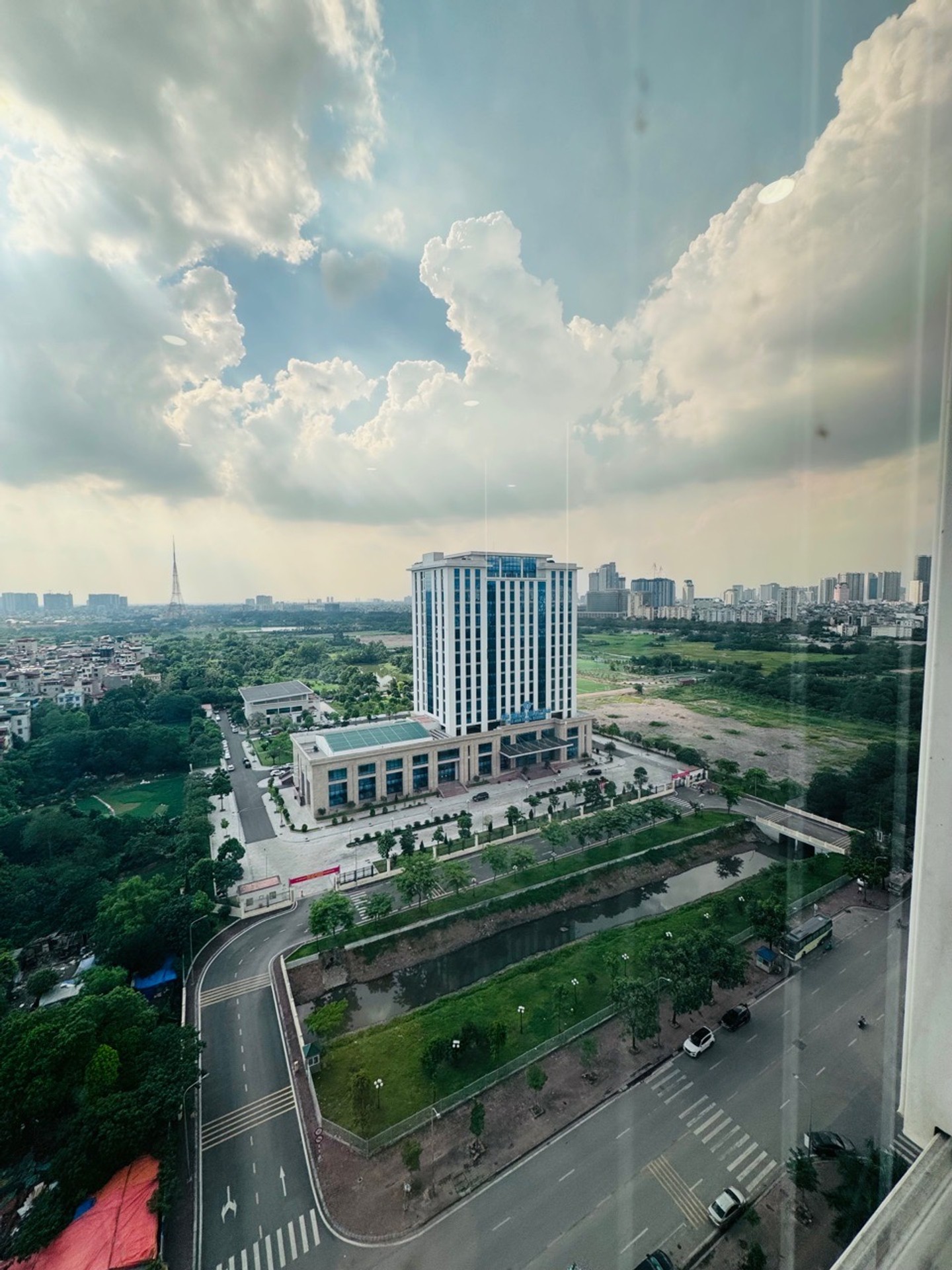 Bán nhà Cương Kiên - diện tích 85m2 17 tầng - Lô góc đẹp - giá 6,8 tỷ