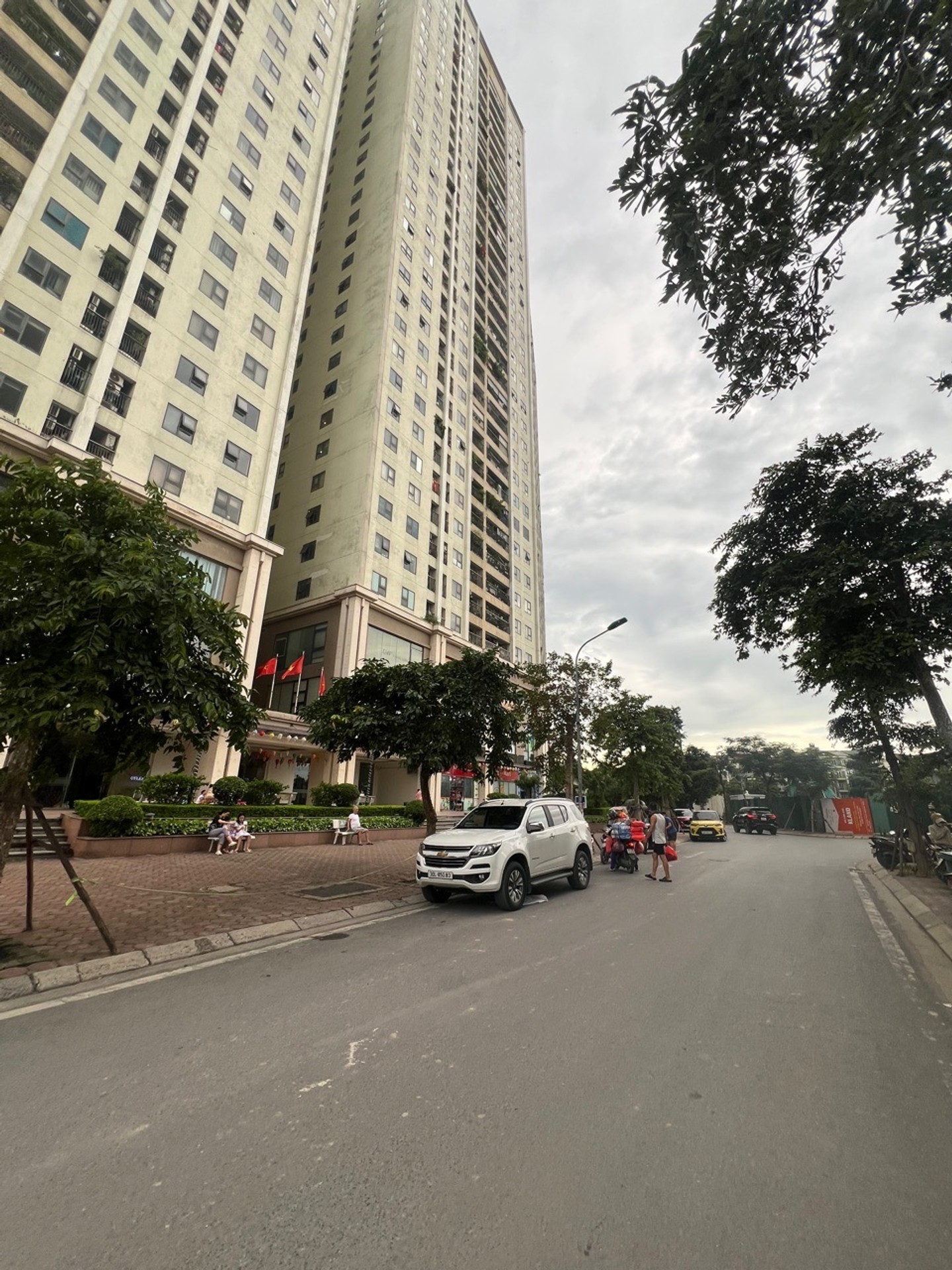 Bán nhà Ngõ 722 - diện tích 89m2 12 tầng - Căn Góc 3 Thoáng - giá 8,5 tỷ