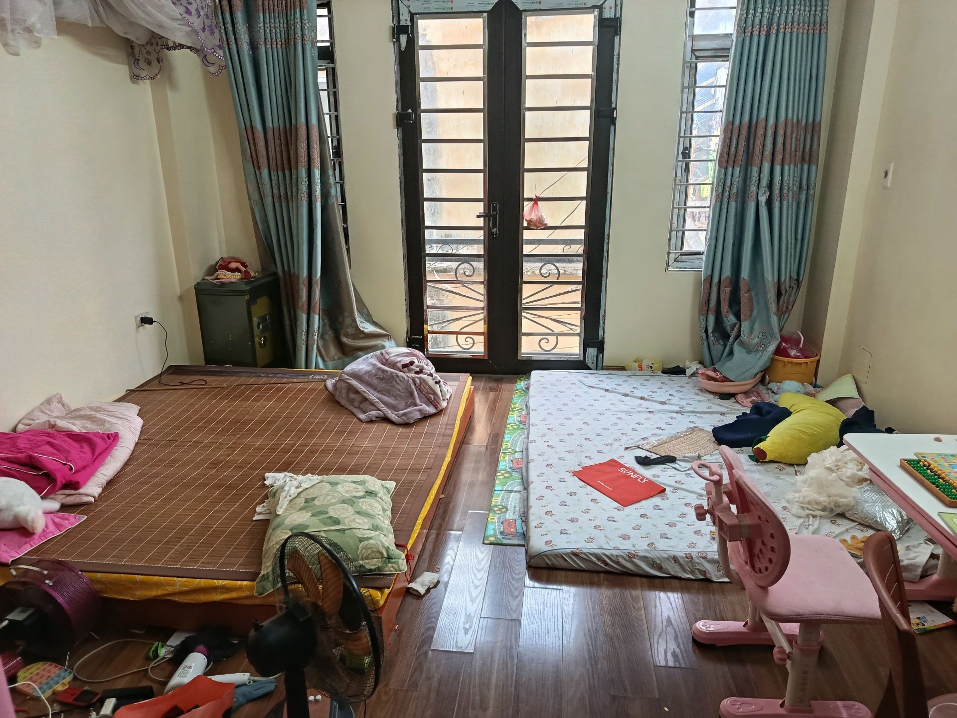 Bán nhà Đê Nguyễn Khoái - diện tích 43m2 5 tầng - ô tô đỗ cửa - giá 9,9 tỷ