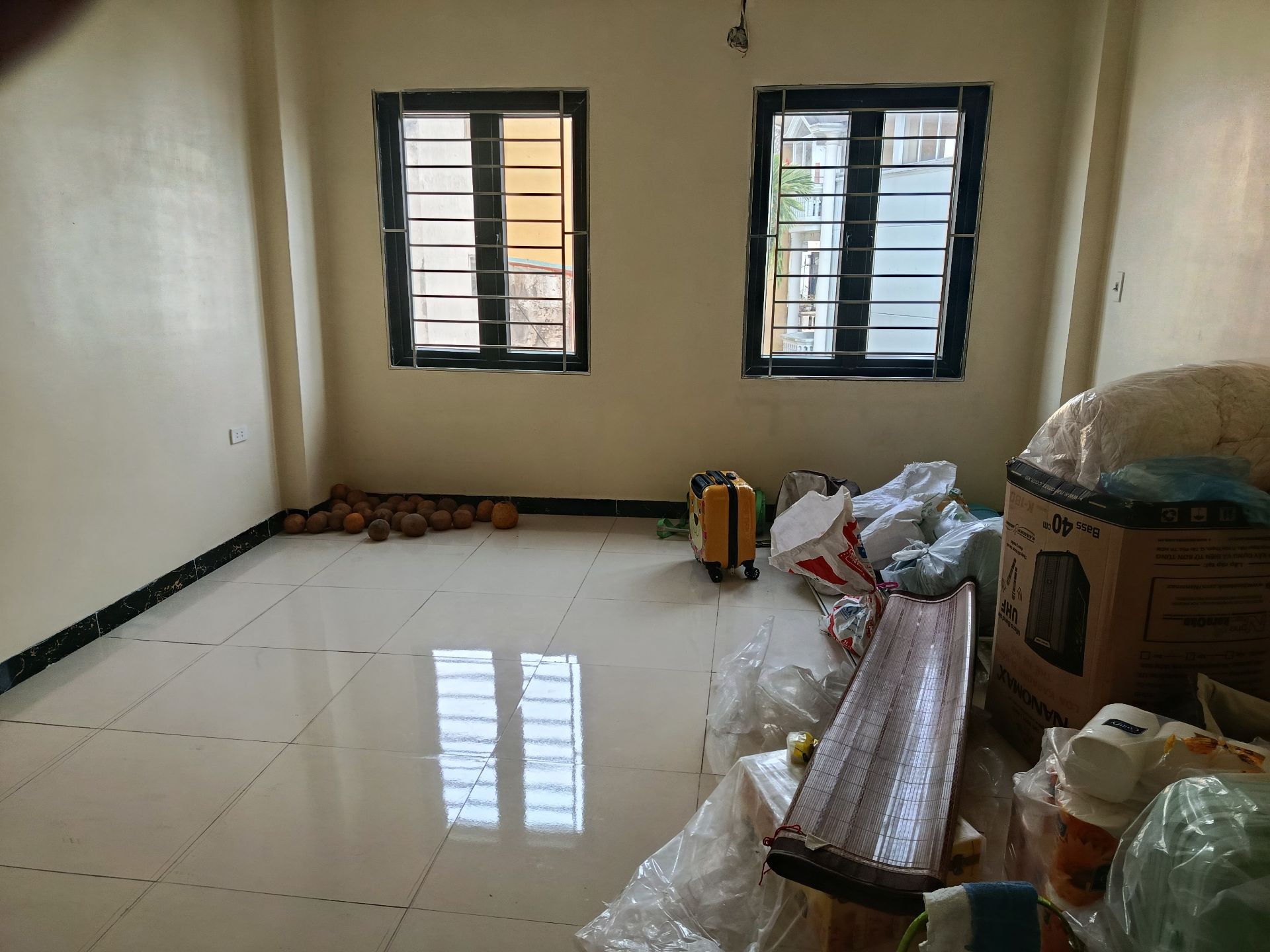 Bán nhà Đê Nguyễn Khoái - diện tích 43m2 5 tầng - ô tô đỗ cửa - giá 9,9 tỷ