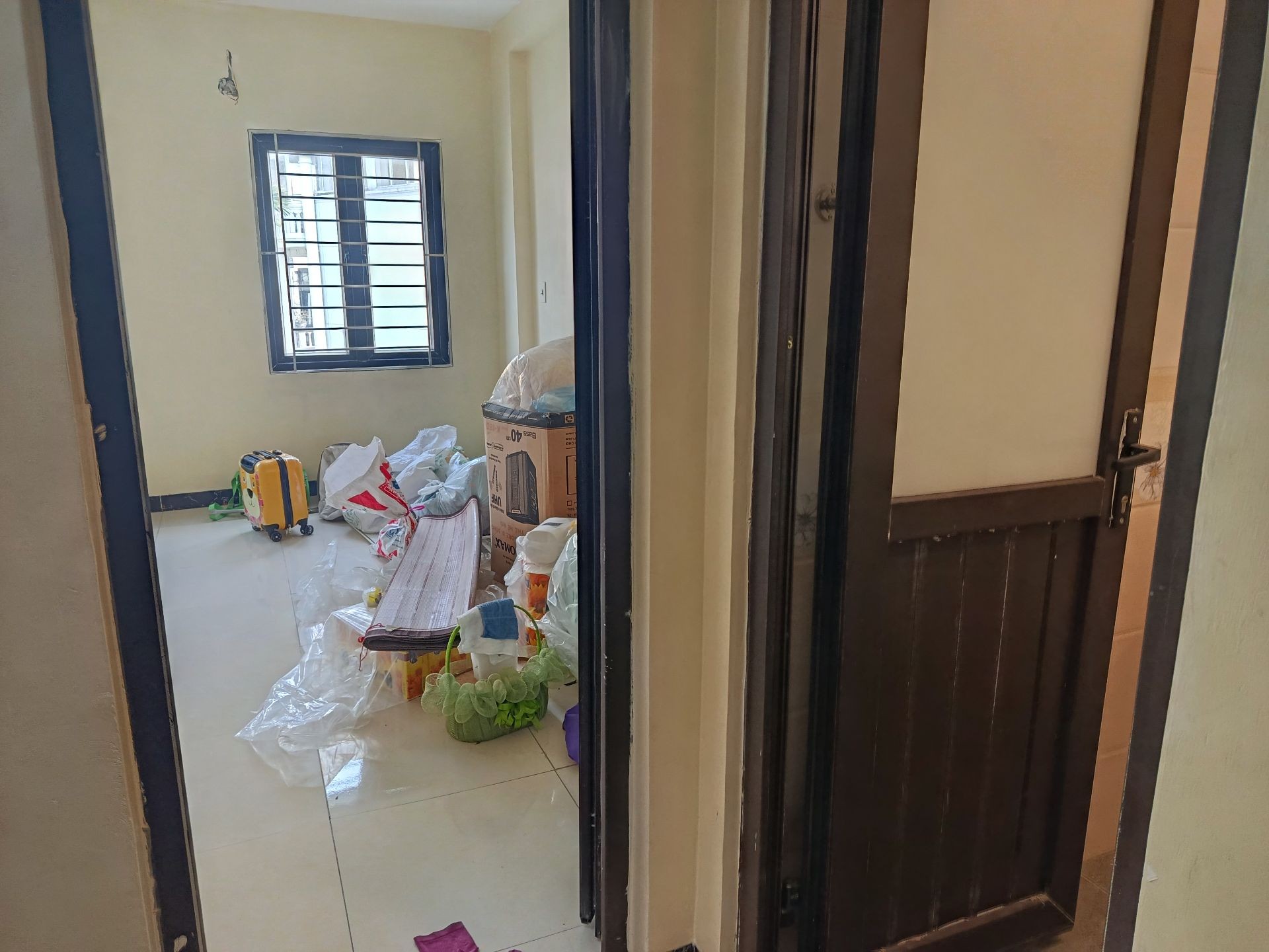 Bán nhà Đê Nguyễn Khoái - diện tích 43m2 5 tầng - ô tô đỗ cửa - giá 9,9 tỷ