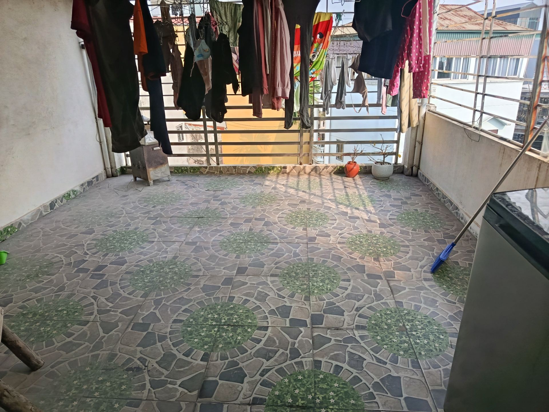 Bán nhà Đê Nguyễn Khoái - diện tích 43m2 5 tầng - ô tô đỗ cửa - giá 9,9 tỷ