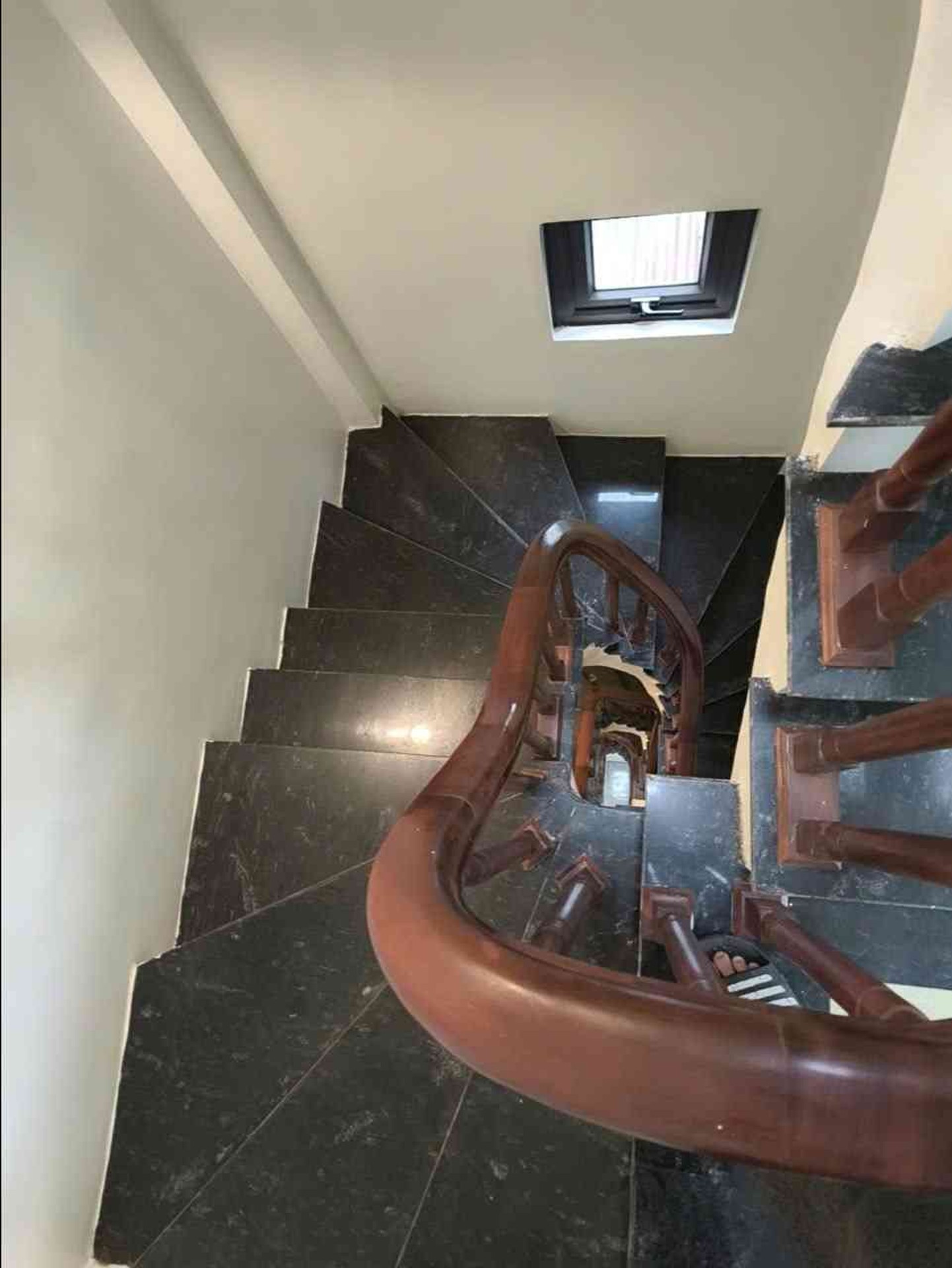 Bán nhà Nguyễn Văn Viên - diện tích 30m2 5 tầng - ô tô đỗ cửa - giá 8,3 tỷ