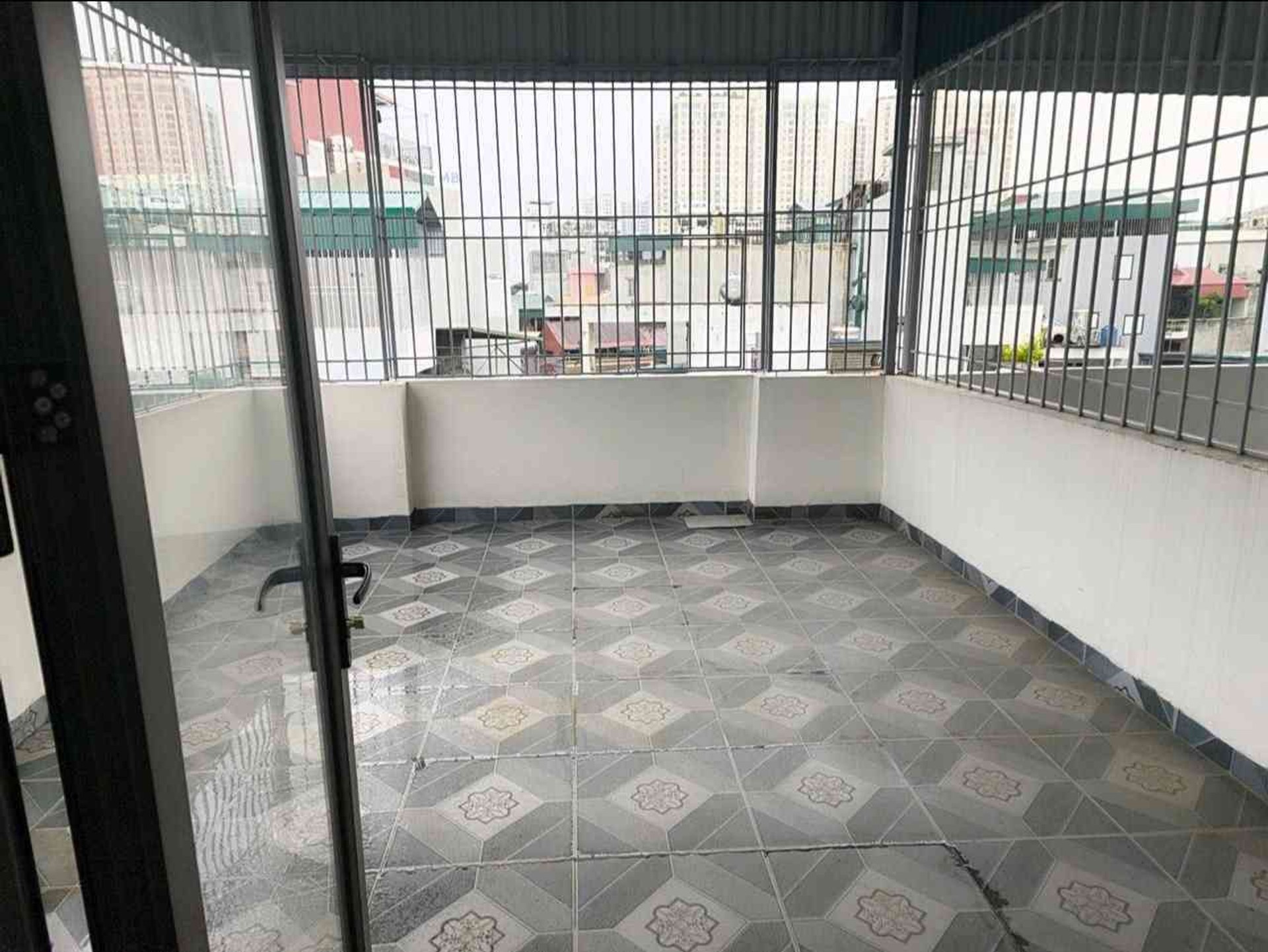 Bán nhà Nguyễn Văn Viên - diện tích 30m2 5 tầng - ô tô đỗ cửa - giá 8,3 tỷ