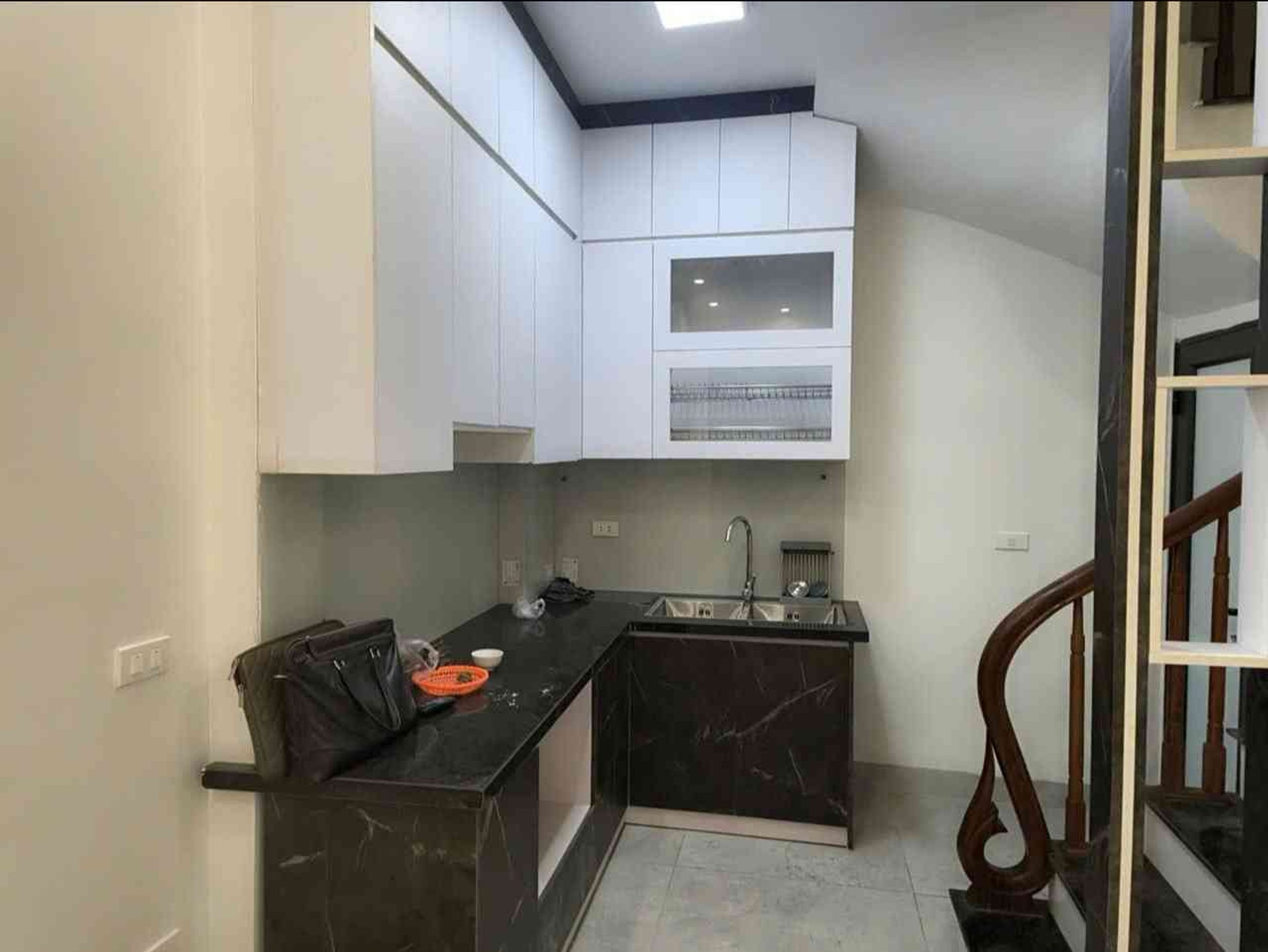 Bán nhà Nguyễn Văn Viên - diện tích 30m2 5 tầng - ô tô đỗ cửa - giá 8,3 tỷ
