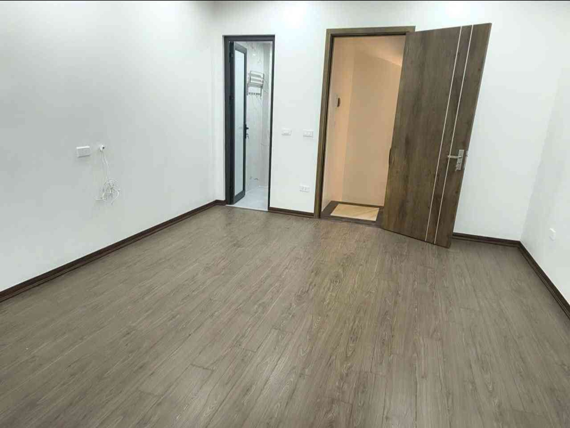 Bán nhà Nguyễn Văn Viên - diện tích 30m2 5 tầng - ô tô đỗ cửa - giá 8,3 tỷ