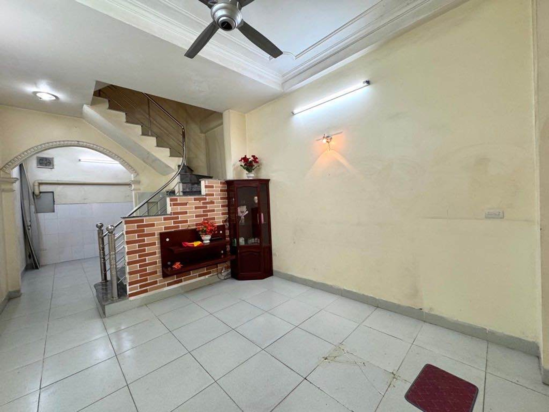 Bán nhà Định Công Thượng - diện tích 34m2 4 tầng - Sổ đỏ chính chủ - giá 7,6 tỷ