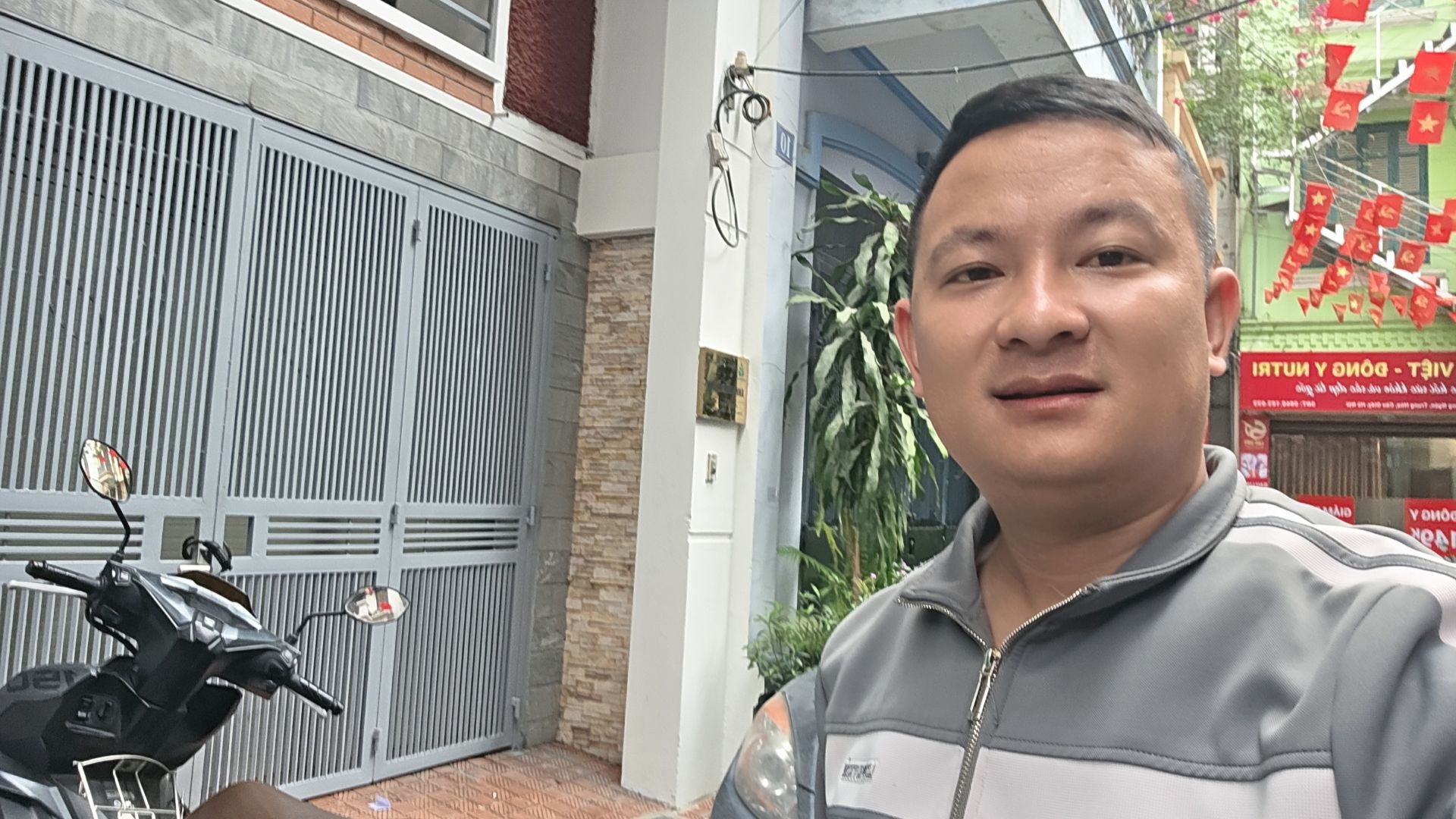 Bán nhà Nguyễn Ngọc Vũ - diện tích 57m2 5 tầng - Ô TÔ TRÁNH - giá 28,8 tỷ