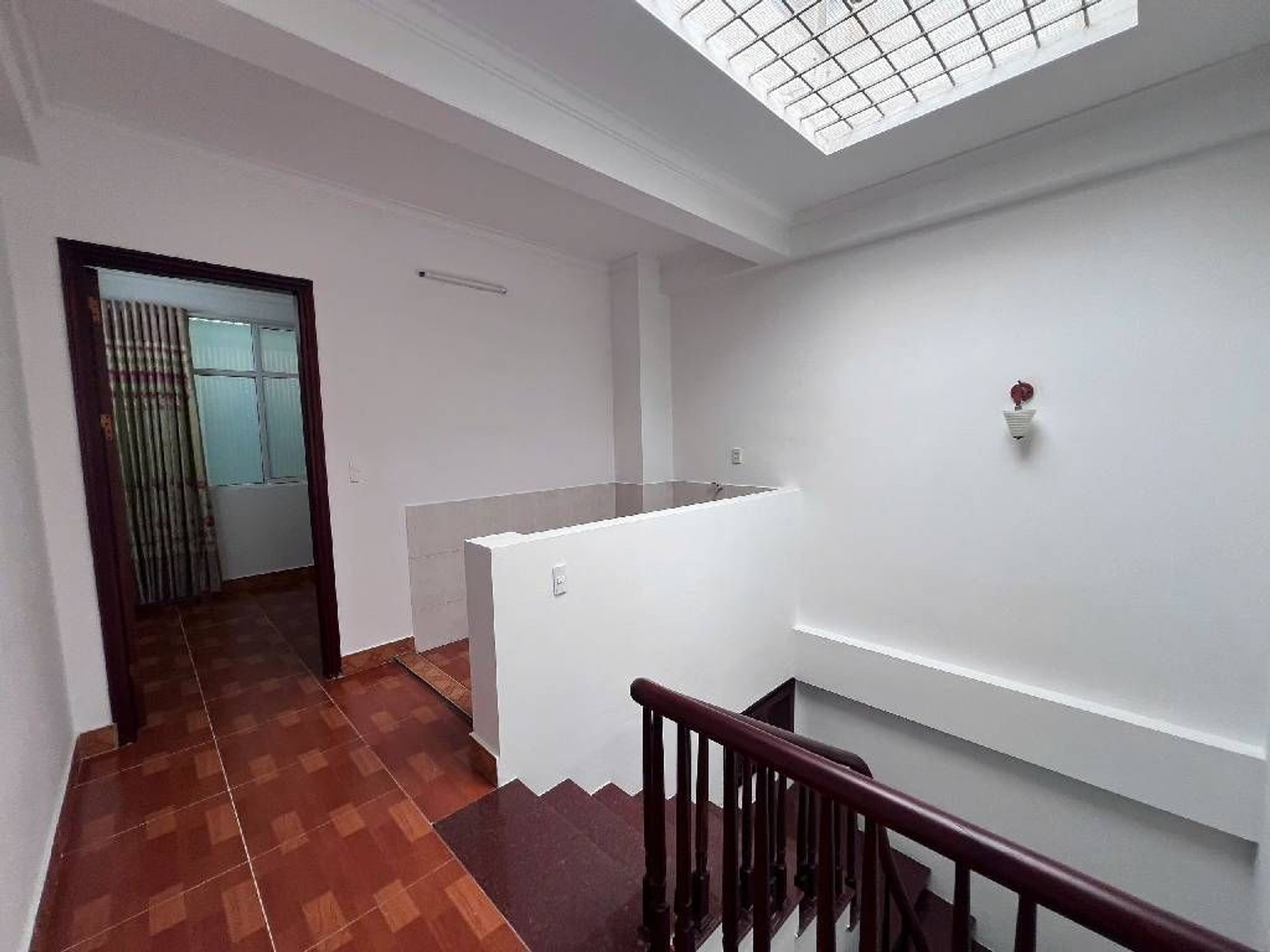 Bán nhà Nguyễn Ngọc Vũ - diện tích 57m2 5 tầng - Ô TÔ TRÁNH - giá 28,8 tỷ