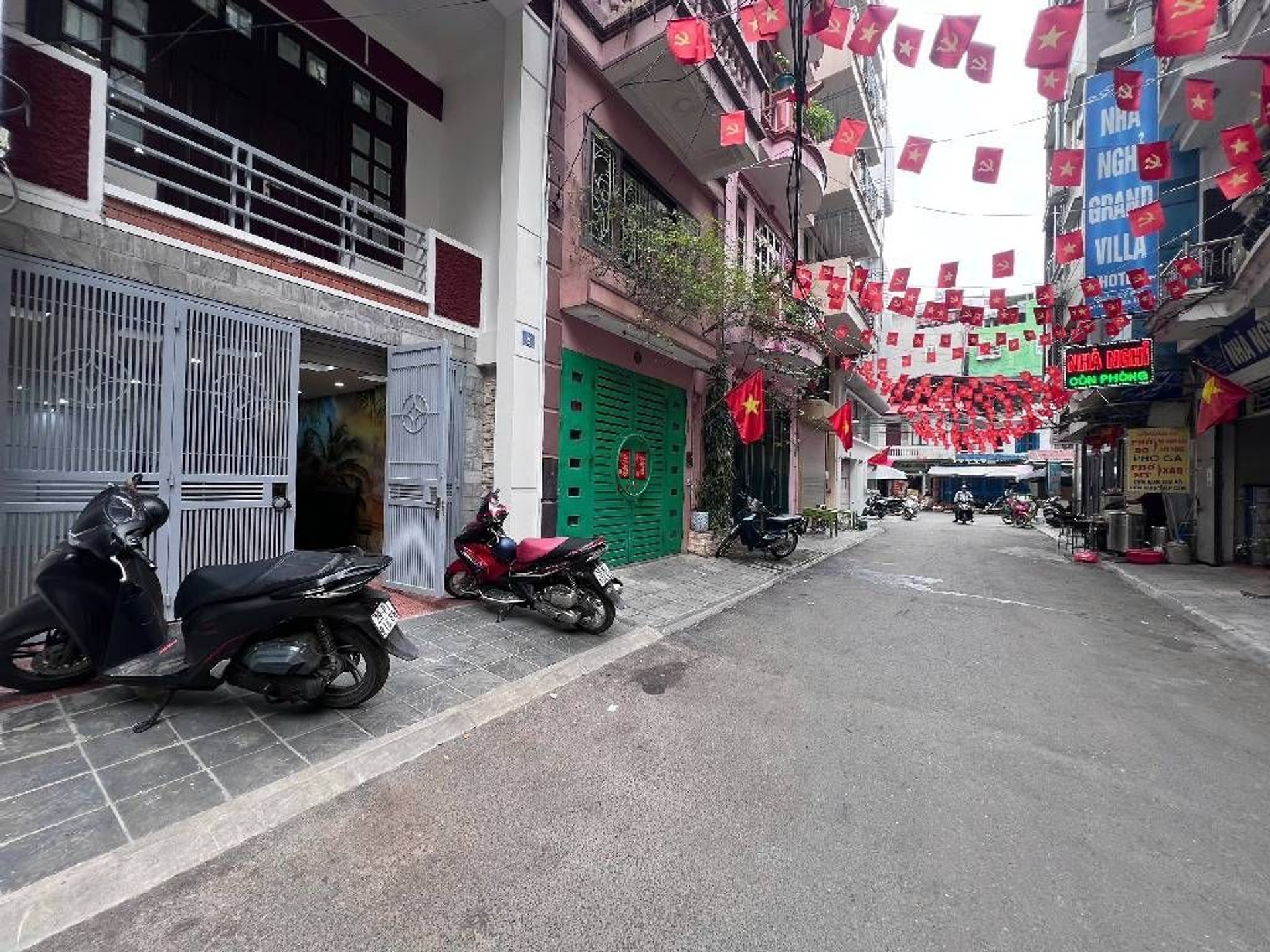 Bán nhà Nguyễn Ngọc Vũ - diện tích 57m2 5 tầng - Ô TÔ TRÁNH - giá 28,8 tỷ