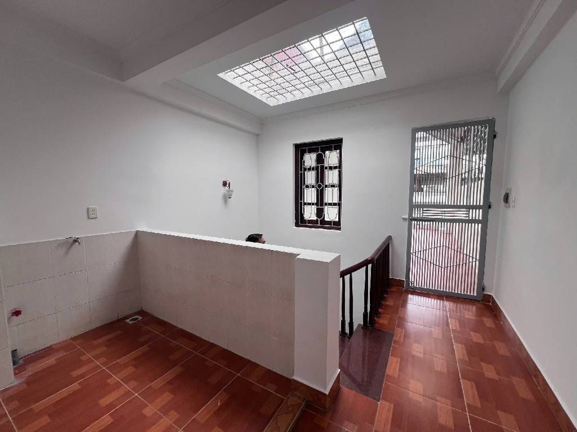 Bán nhà Nguyễn Ngọc Vũ - diện tích 57m2 5 tầng - Ô TÔ TRÁNH - giá 28,8 tỷ