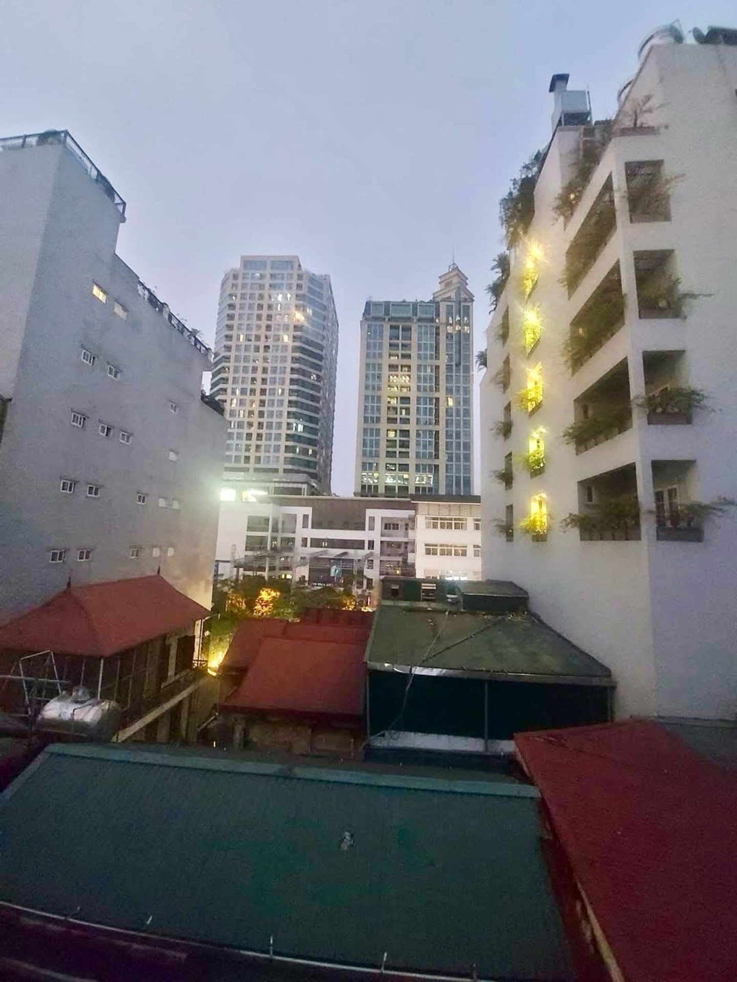 Bán nhà Lê Đại Hành - diện tích 40m2 5 tầng - Ô tô thông - giá 11,5 tỷ