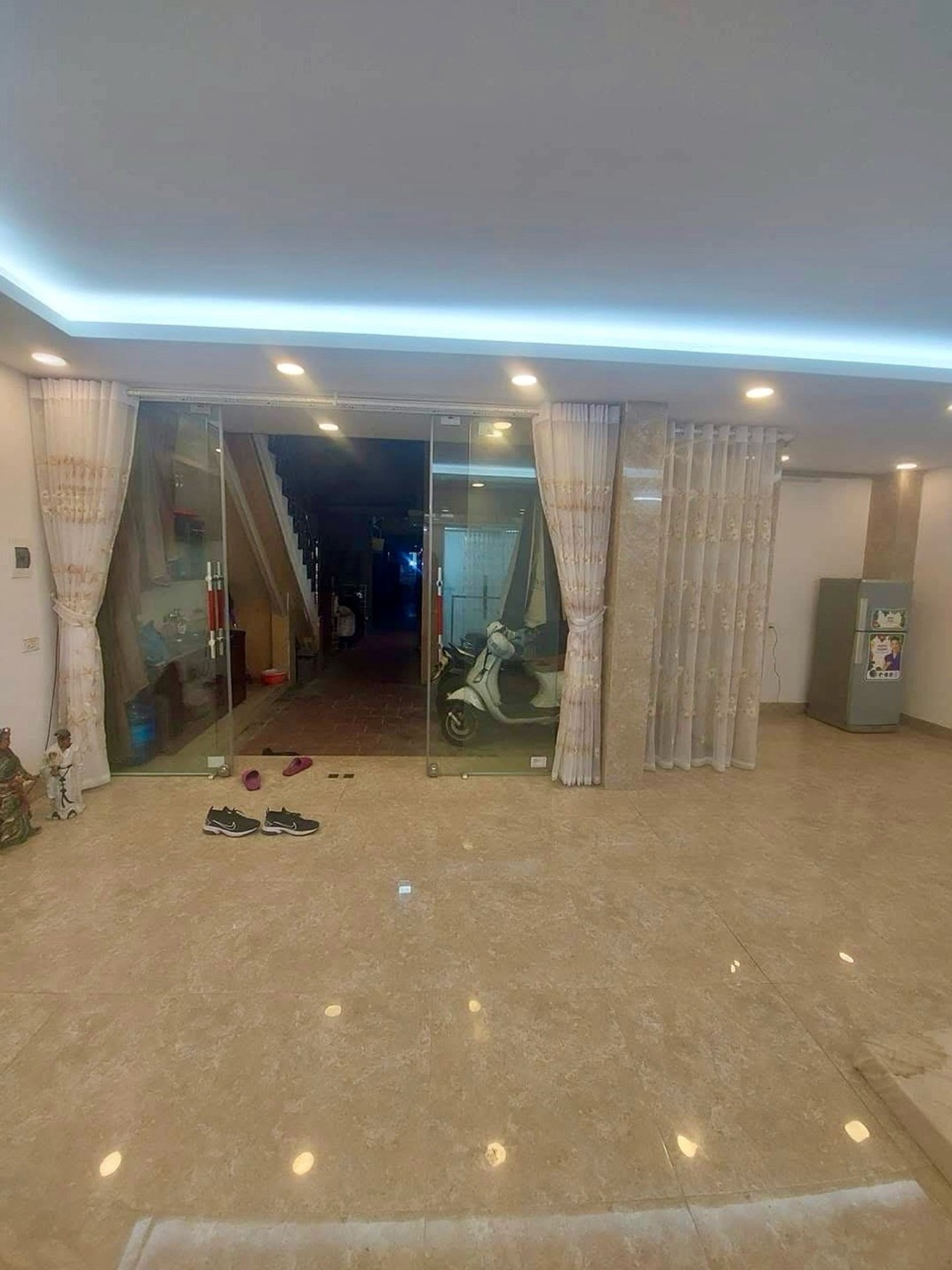 Bán nhà Lê Đại Hành - diện tích 40m2 5 tầng - Ô tô thông - giá 11,5 tỷ
