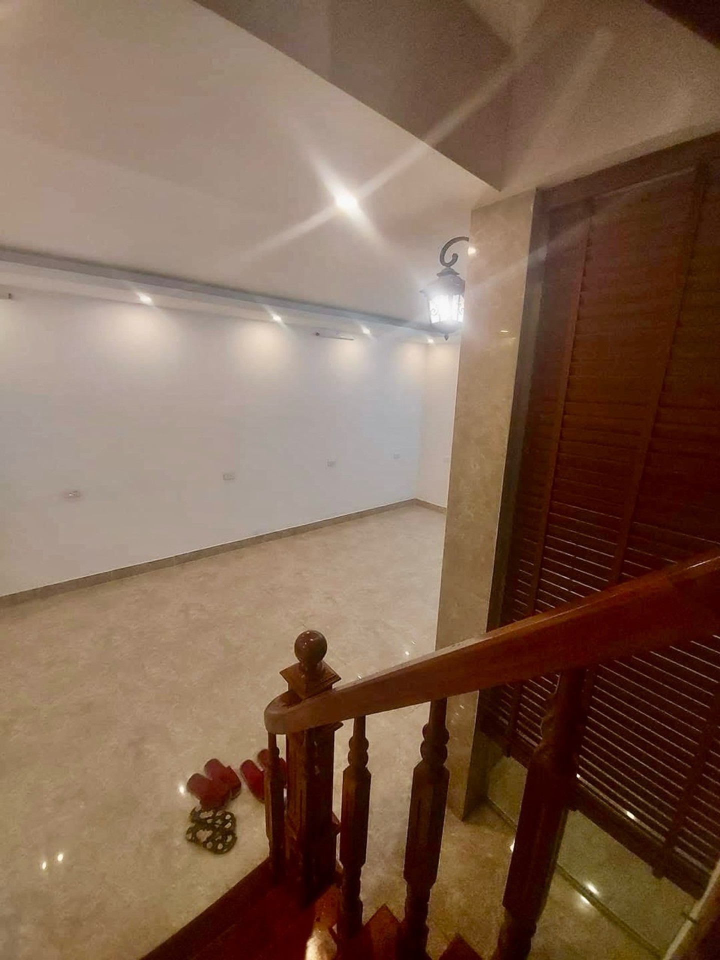 Bán nhà Lê Đại Hành - diện tích 40m2 5 tầng - Ô tô thông - giá 11,5 tỷ