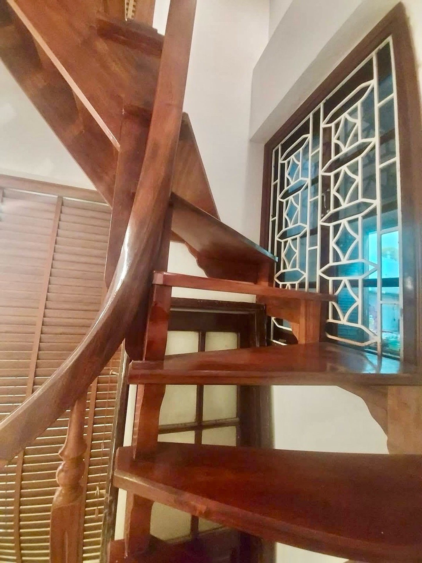 Bán nhà Lê Đại Hành - diện tích 40m2 5 tầng - Ô tô thông - giá 11,5 tỷ